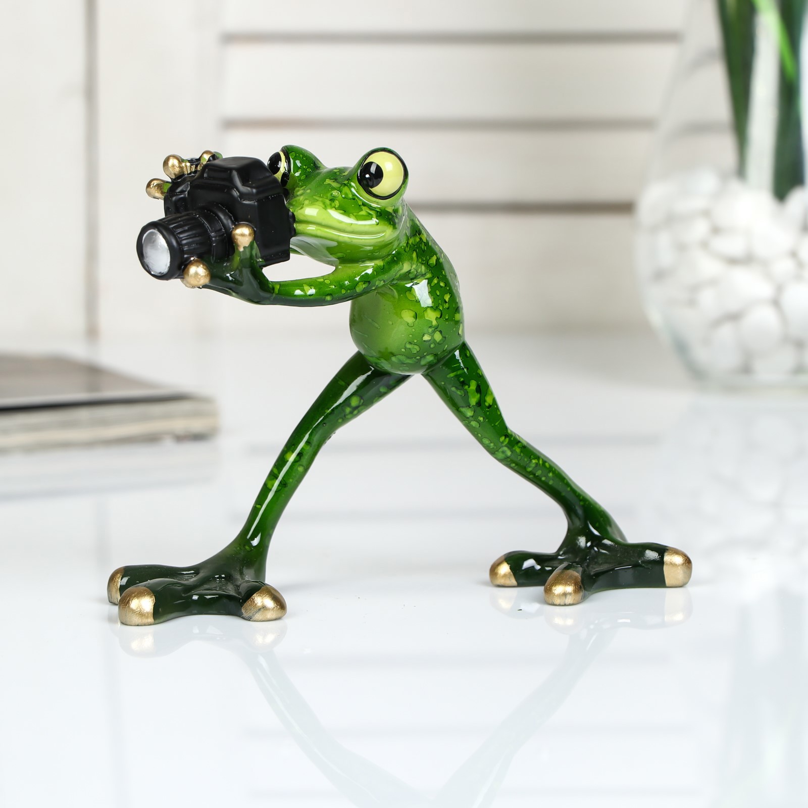 Изображение товара Фигурка сувенирная Simaland "Лягушонок с фотоаппаратом" 15x12x12 см