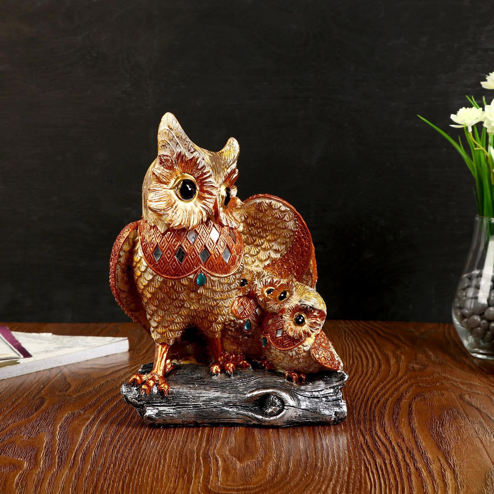 Изображение товара Фигурка сувенирная Simaland "Филин с совятами на бревне" золото с красным 23x18.5x8.5 см