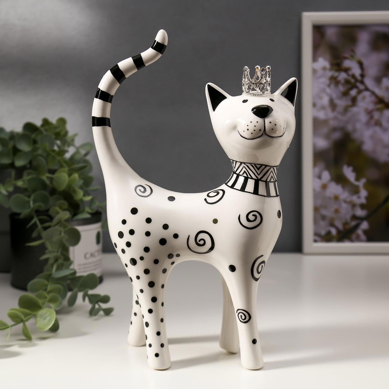 Изображение товара Фигурка сувенирная Simaland "Кошечка в короне узорная" бело-чёрная с золотом 23.5x6.5x14.5 см