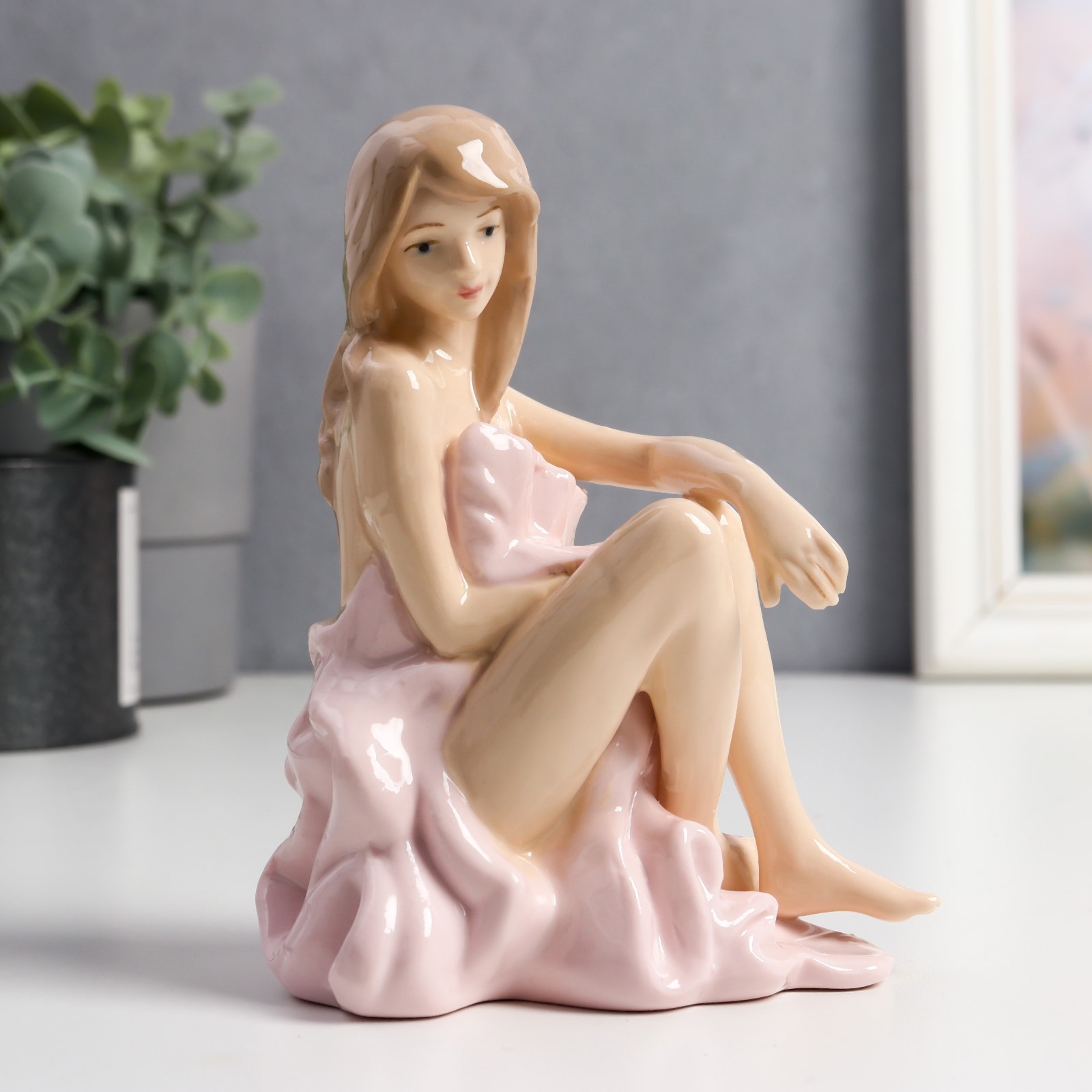 Изображение товара Декоративная фигура SIMALAND Девушка в розовом платье