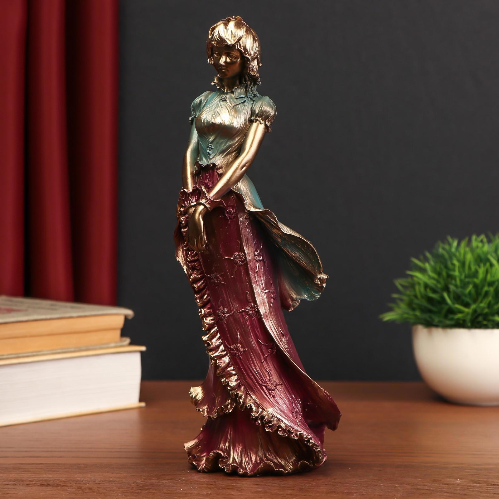 Изображение товара Фигурка сувенирная Simaland "Девушка в сине-бордовом платье" 26.5x9x9.5 см