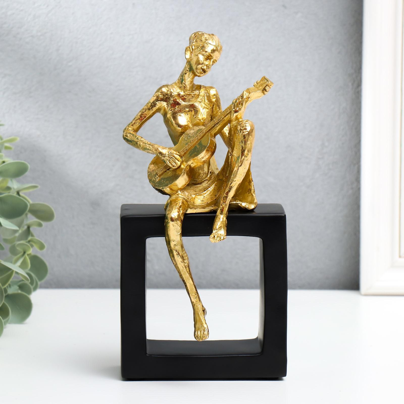 Изображение товара Фигурка сувенирная Simaland Девушка играет на гитаре золото 20.5x9.5x6.5 см