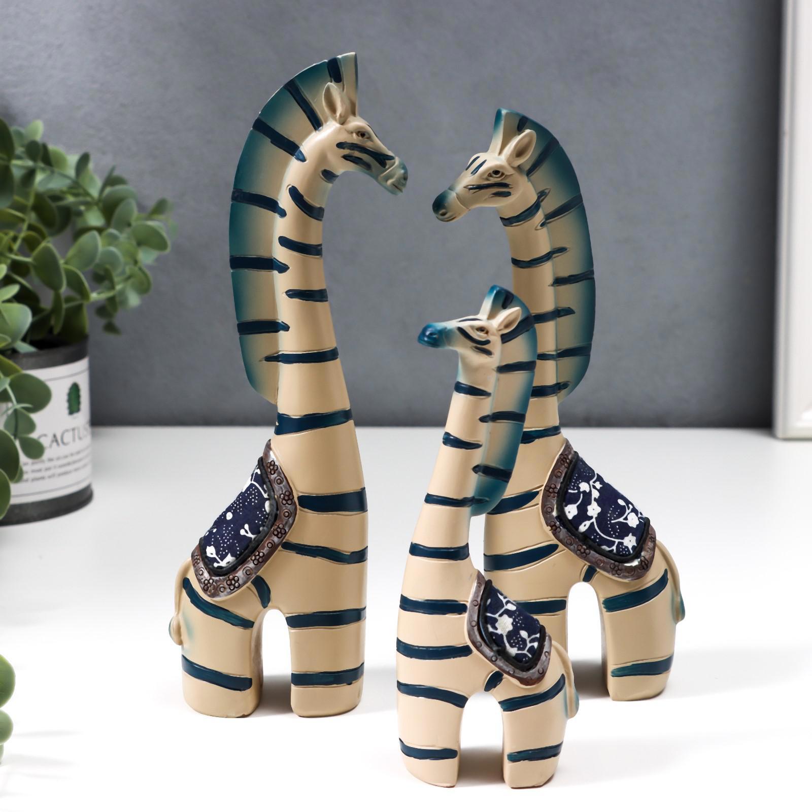 Изображение товара Фигурка сувенирная Simaland Семейство зебр набор 3 шт. 14.3x5x2.8. 18.5x6x3.5. 20.3x6x3.5 см