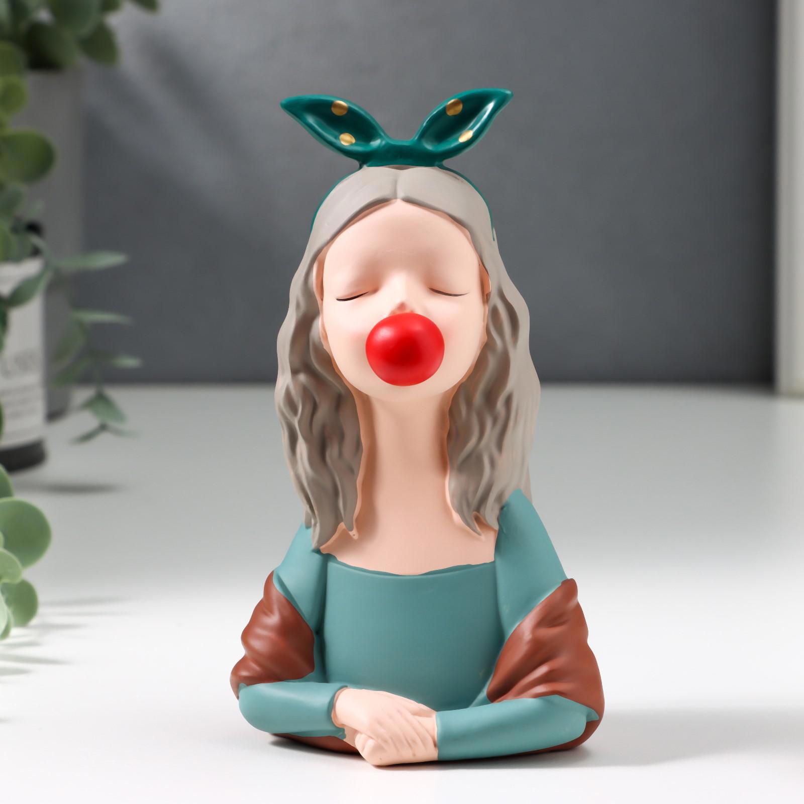 Изображение товара Фигурка сувенирная Simaland "Малышка с повязкой-бантом, губки трубочкой, в голубом" 15x6x8 см