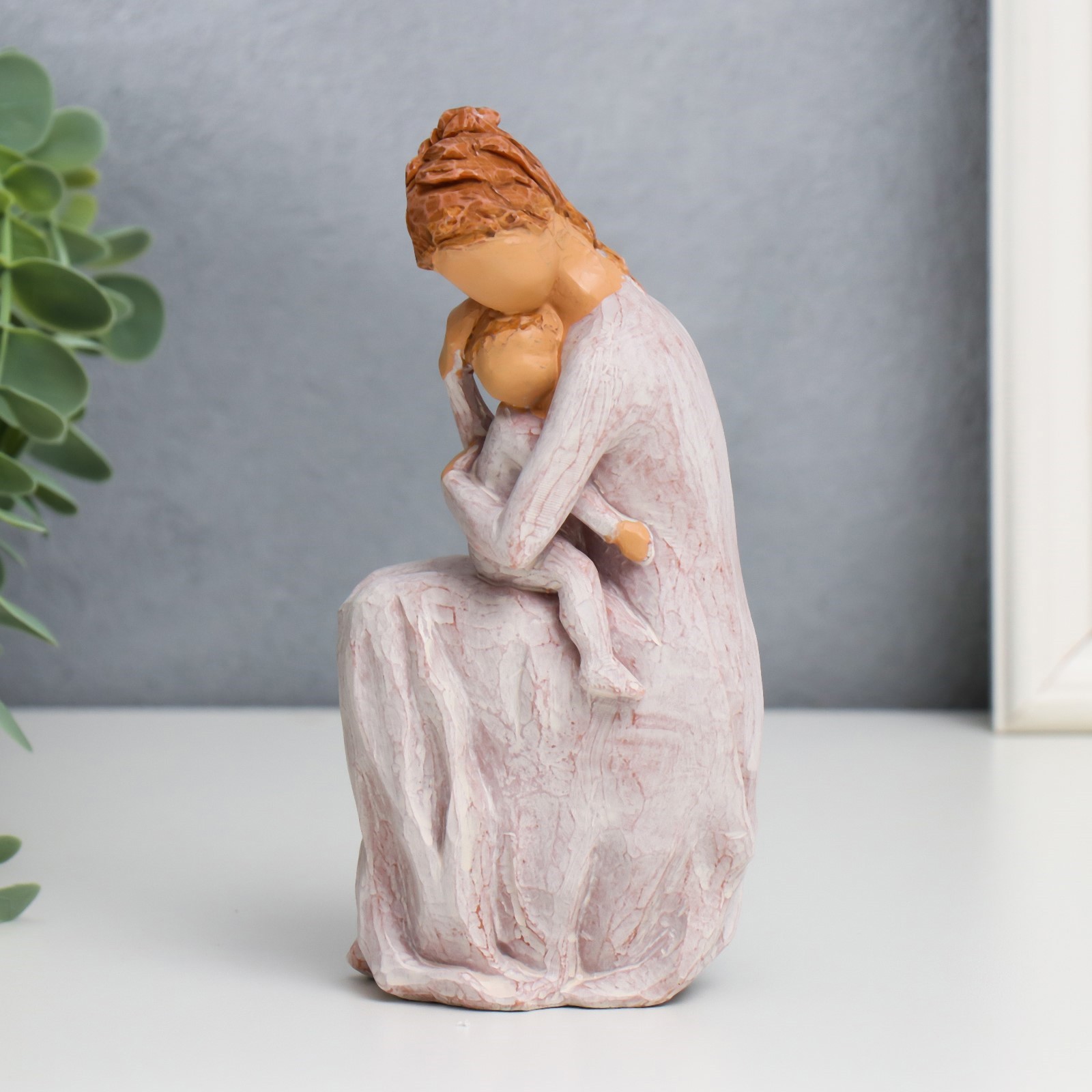 Изображение товара Симанд Мама с малышом на руках — декоративная фигура из полистоуна