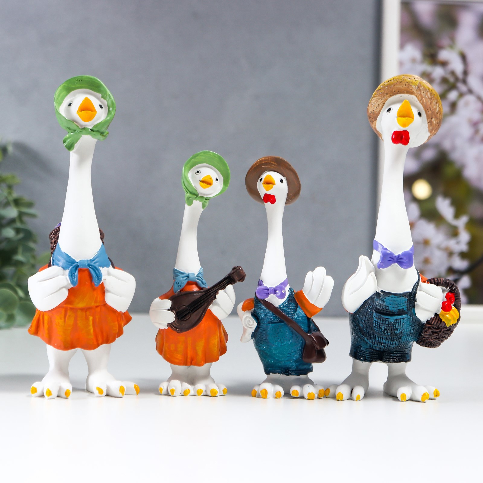 Изображение товара Семейство гусей - музыканты, набор 4 шт, полистоун