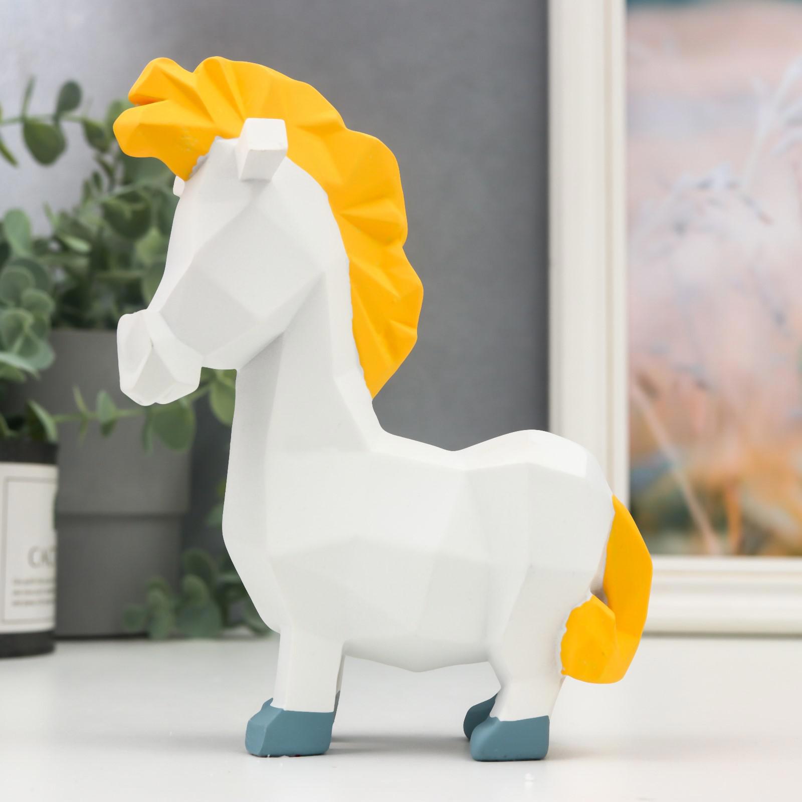 Изображение товара Фигурка сувенирная Simaland Конёк-горбунок белый с жёлтой гривой 15x5.5x12 см Изображение товара Фигурка сувенирная Simaland Конёк-горбунок белый с жёлтой гривой 15x5.5x12 см