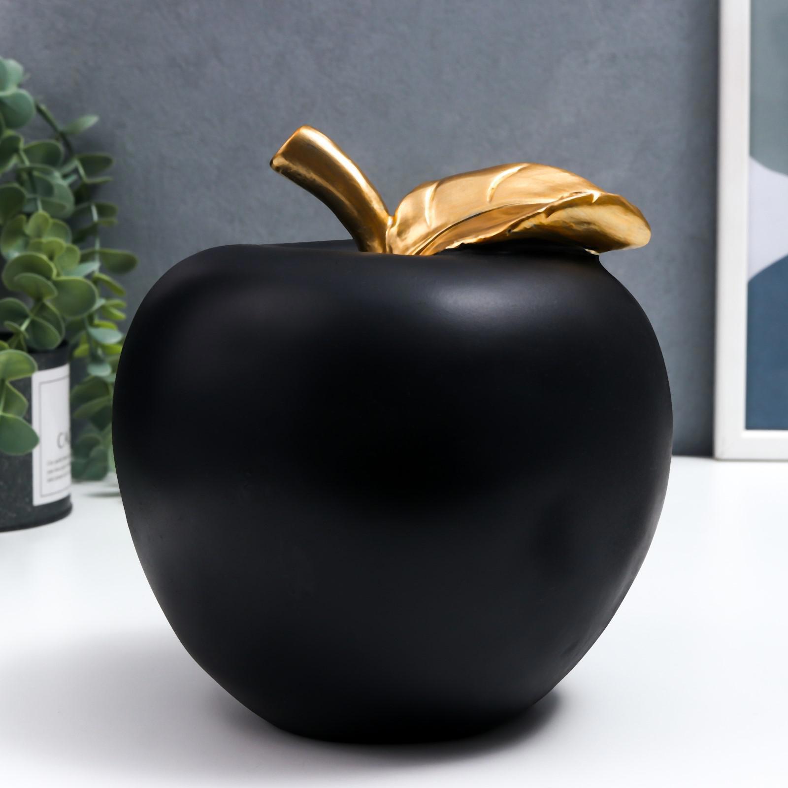 Изображение товара Фигурка сувенирная Simaland "Чёрное яблоко с золотым листочком" 18.5x17x17 см
