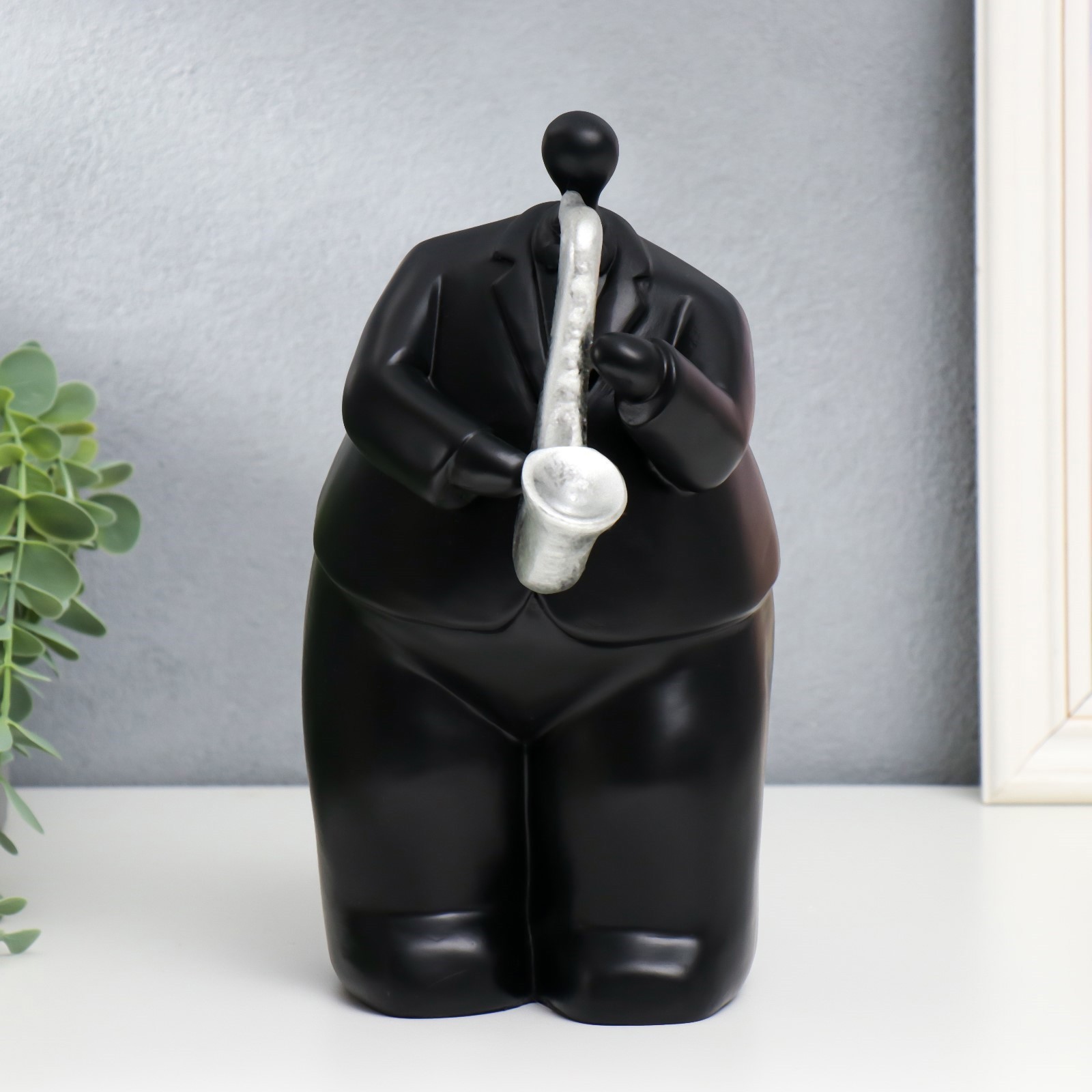 Изображение товара Толстячок-музыкант с саксофоном — декоративная фигура SIMALAND