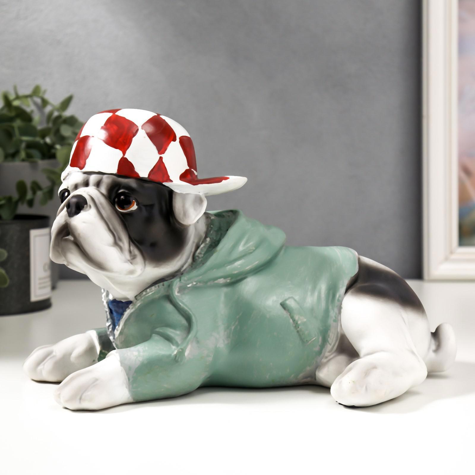 Изображение товара Сималанд Мопс в толстовке и кепке, чертовски мило — декоративная фигура