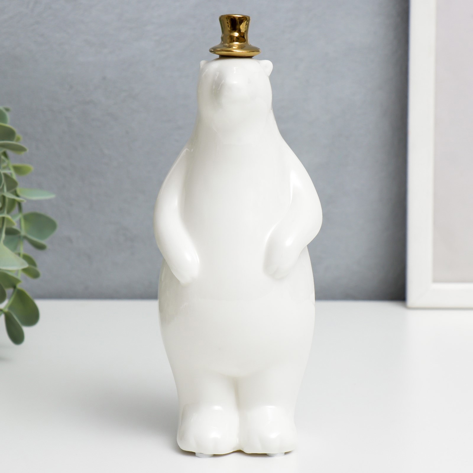 Изображение товара Сувенир Simaland "Медведь в золотом цилиндре стоит" белый 21x8.5x7.5 см