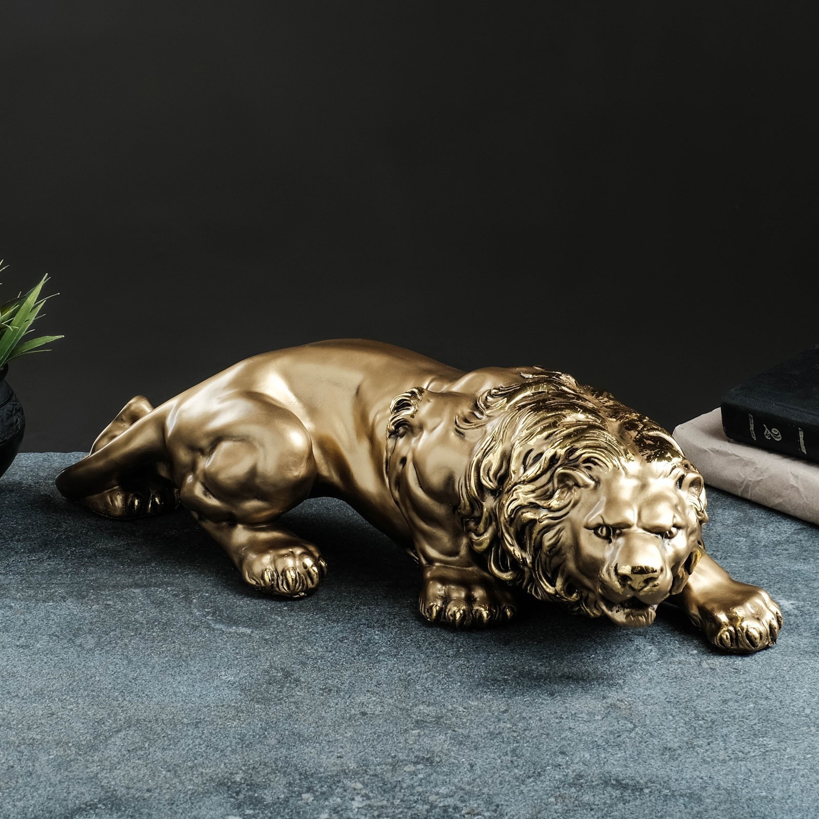 Изображение товара Фигура "Лев ползет" 16x55x15 см, бронза с позолотой