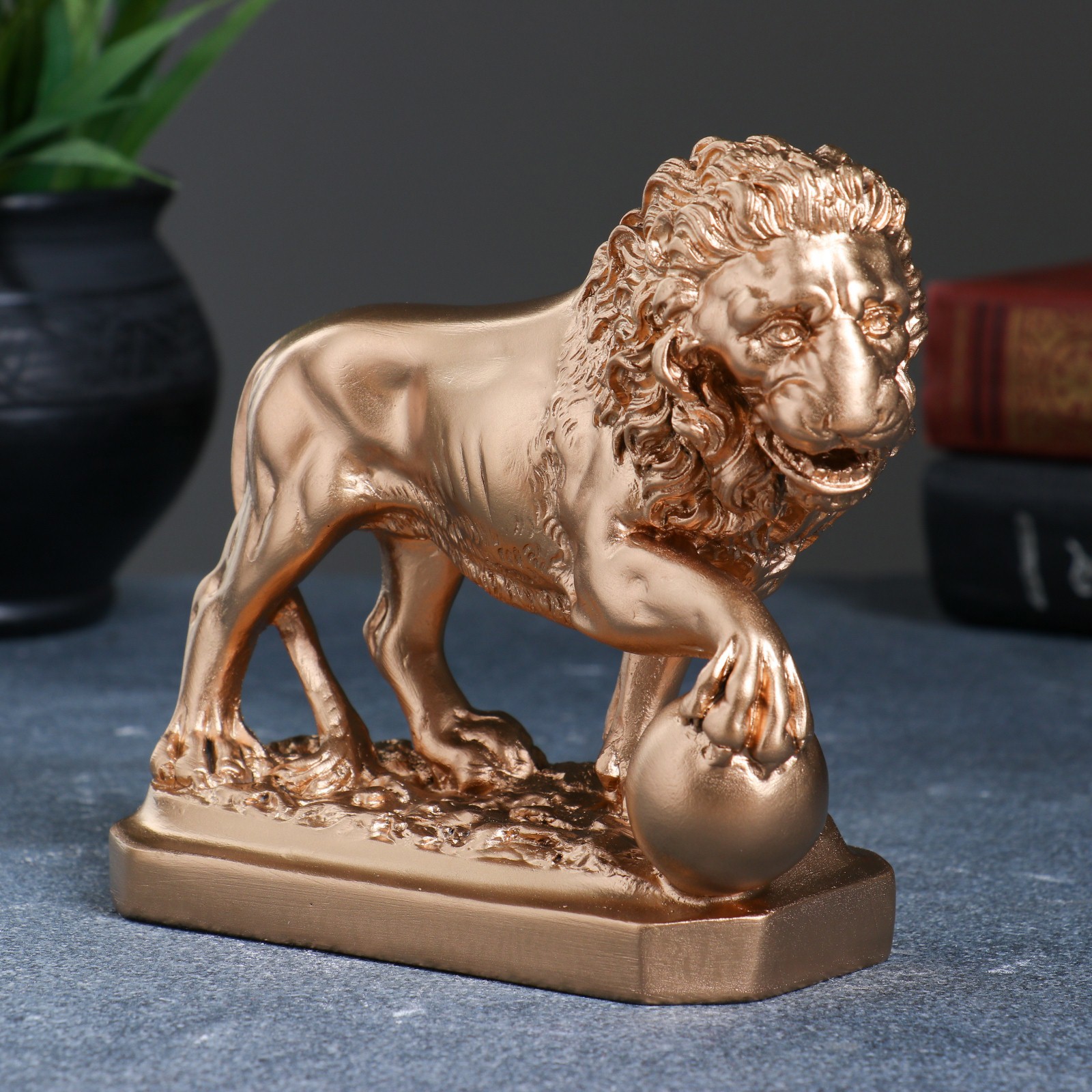 Изображение товара Фигура "Лев с шаром" бронза 13см