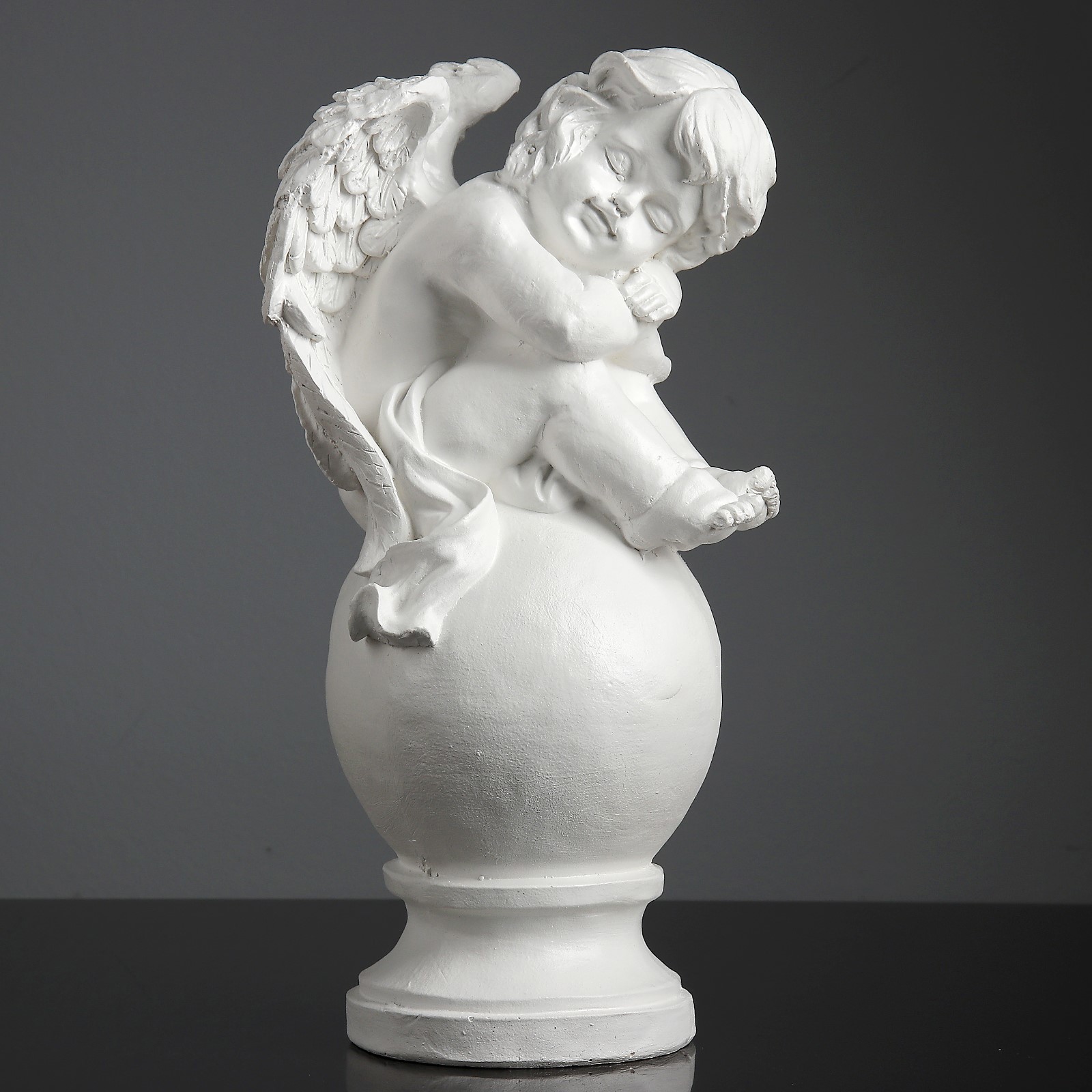 Изображение товара Фигура "Ангел спящий на шаре" белый 15x19x40см