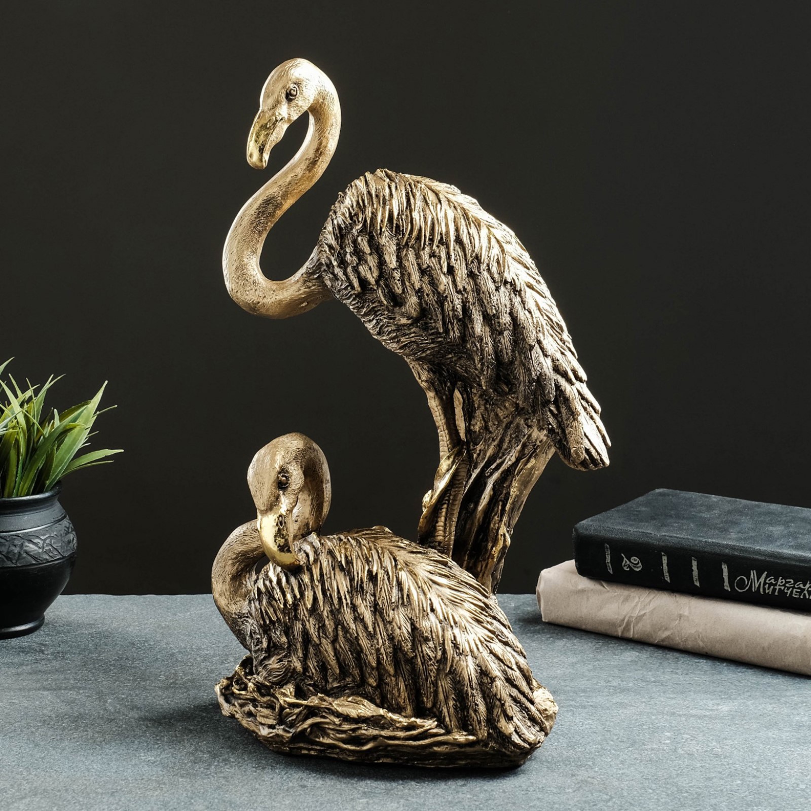Изображение товара Пара фламинго: декоративная фигура из полистоуна, бронза с позолотой