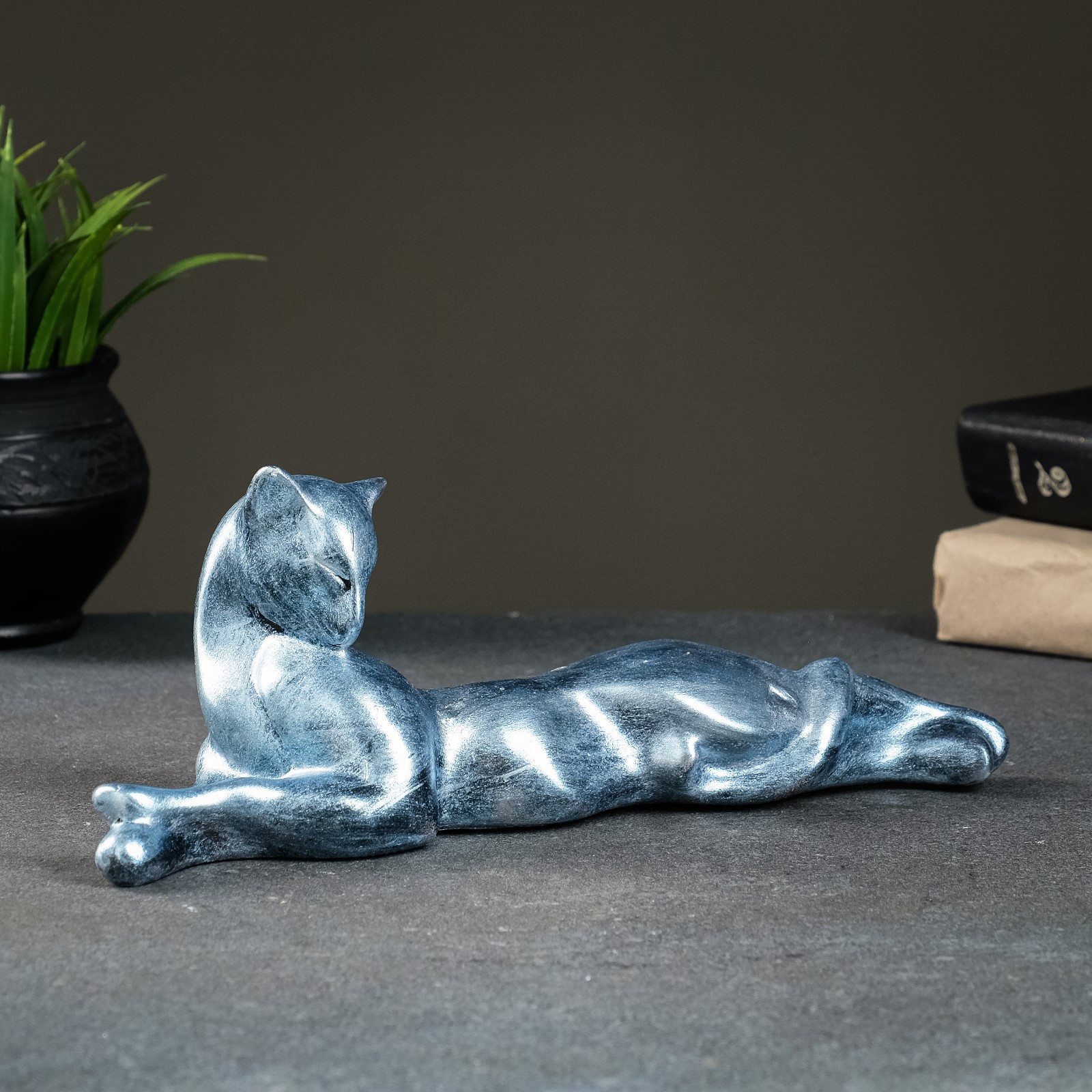 Изображение товара Декоративная фигура садовая Багира лежит, 10x8 см, гипс, Россия