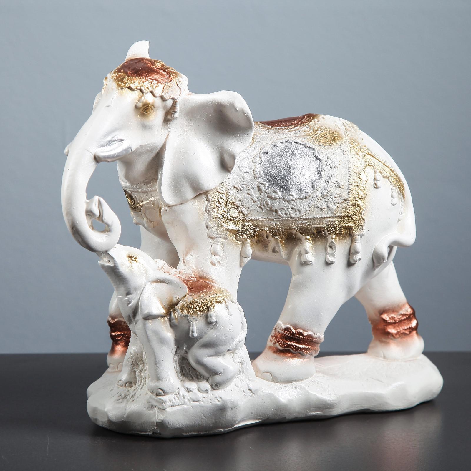 Изображение товара Копилка "Слоны семья" глянец, белая, 26 см