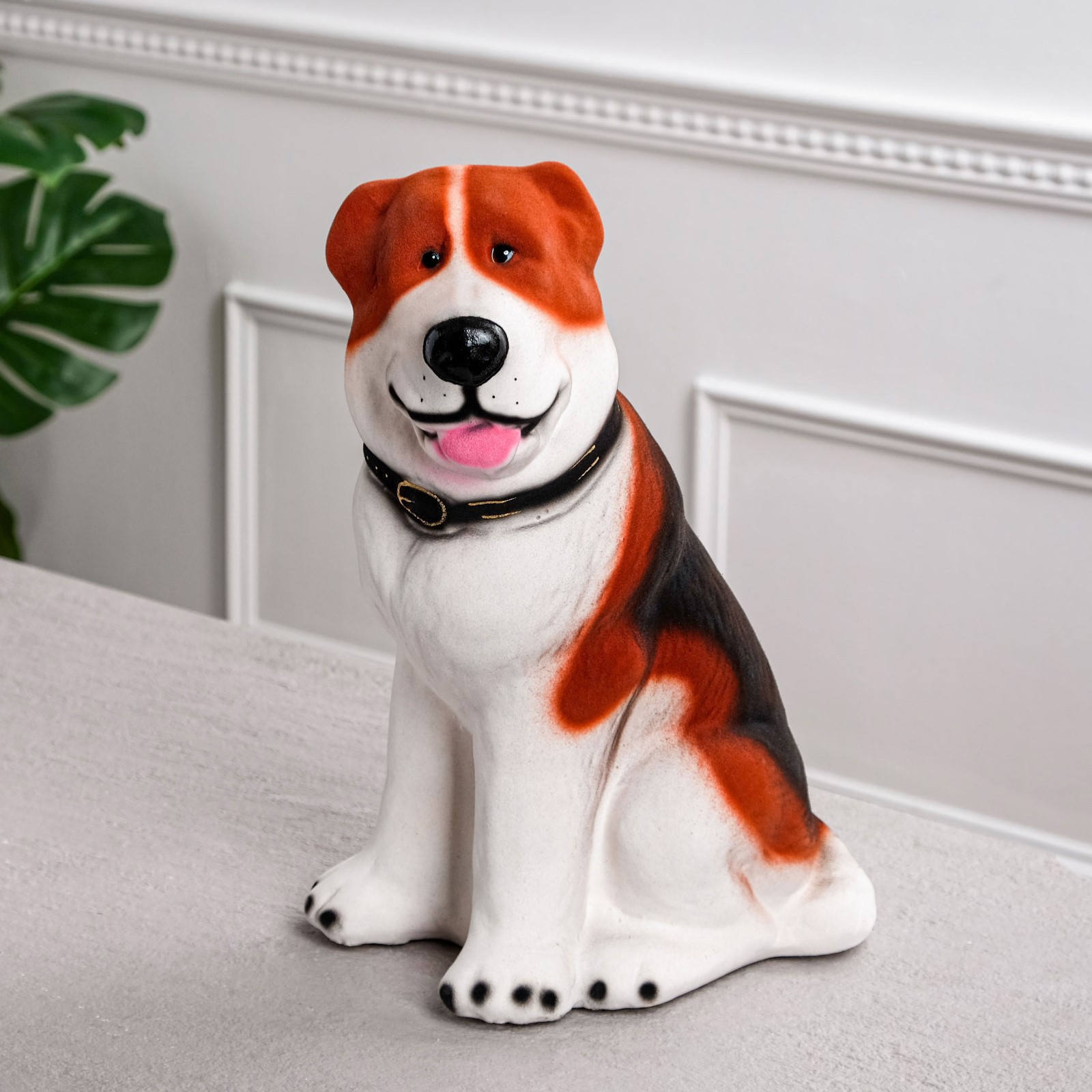 Изображение товара Декоративная копилка SIMALAND Собака Алабай флок разноцветная 33 см