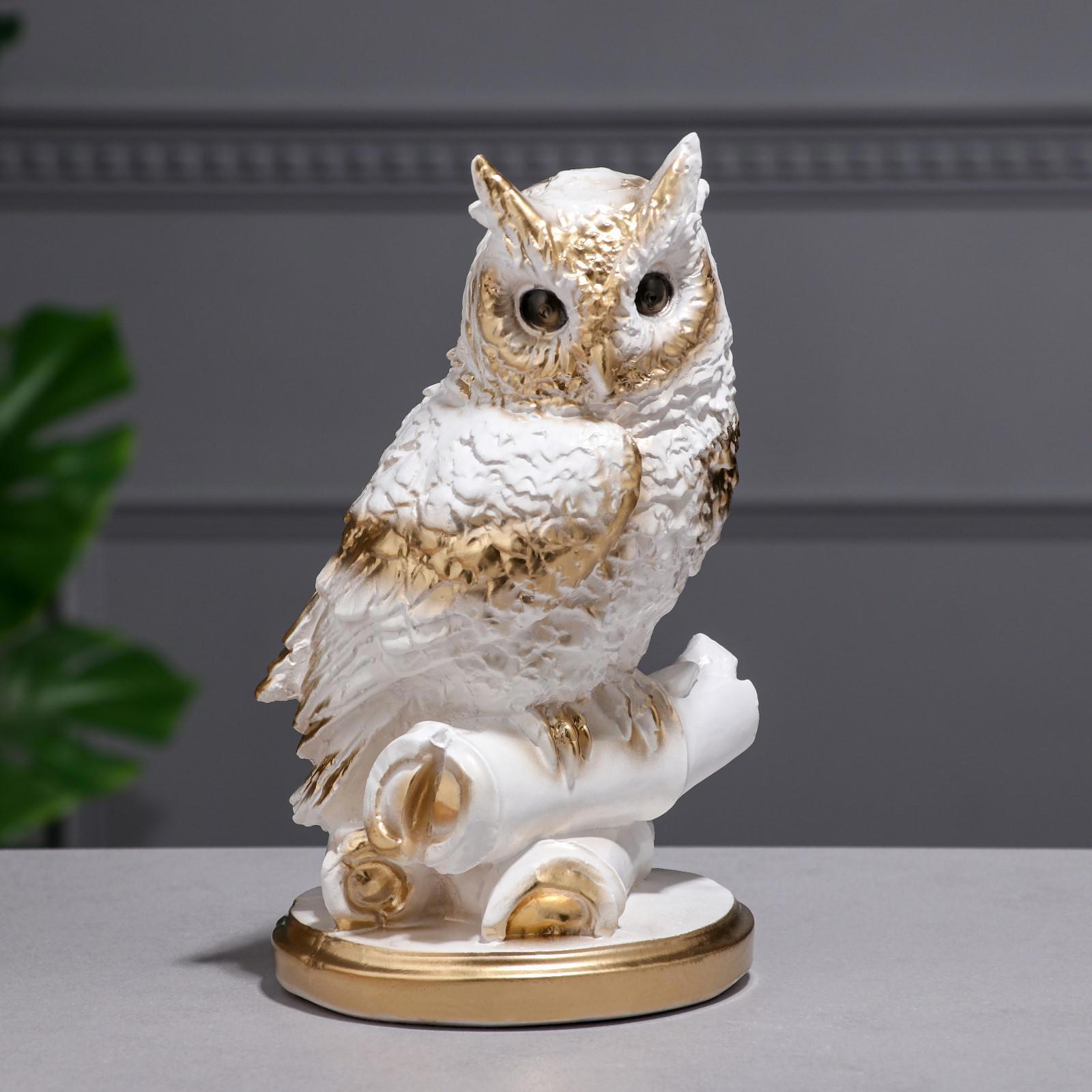 Изображение товара Копилка сова на свитке | гипс 23 см бело-золотистая