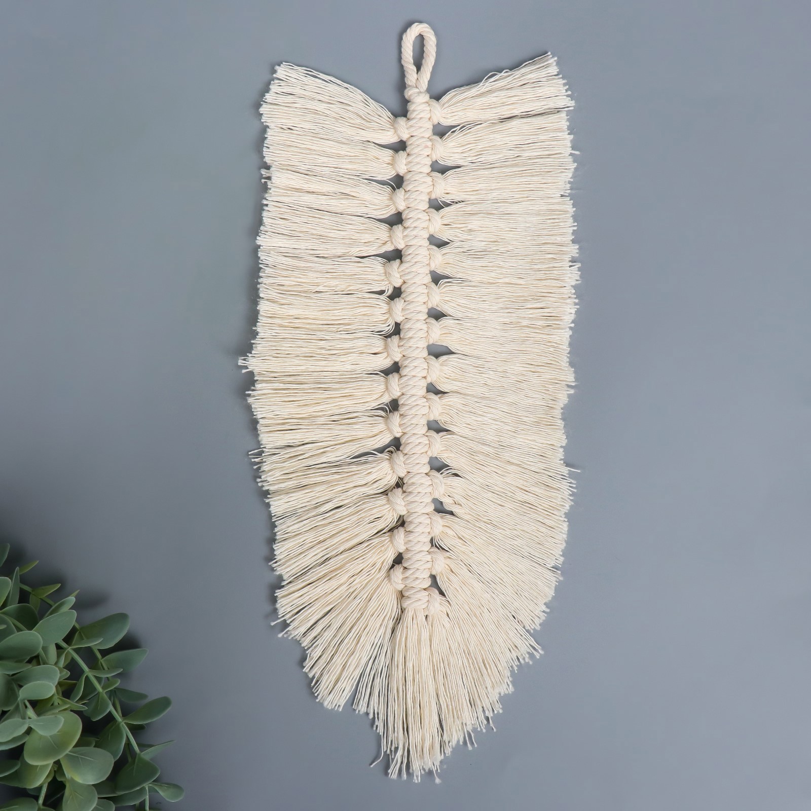 Изображение товара Панно настенное в технике макраме "Листочек" белый 30x15 см