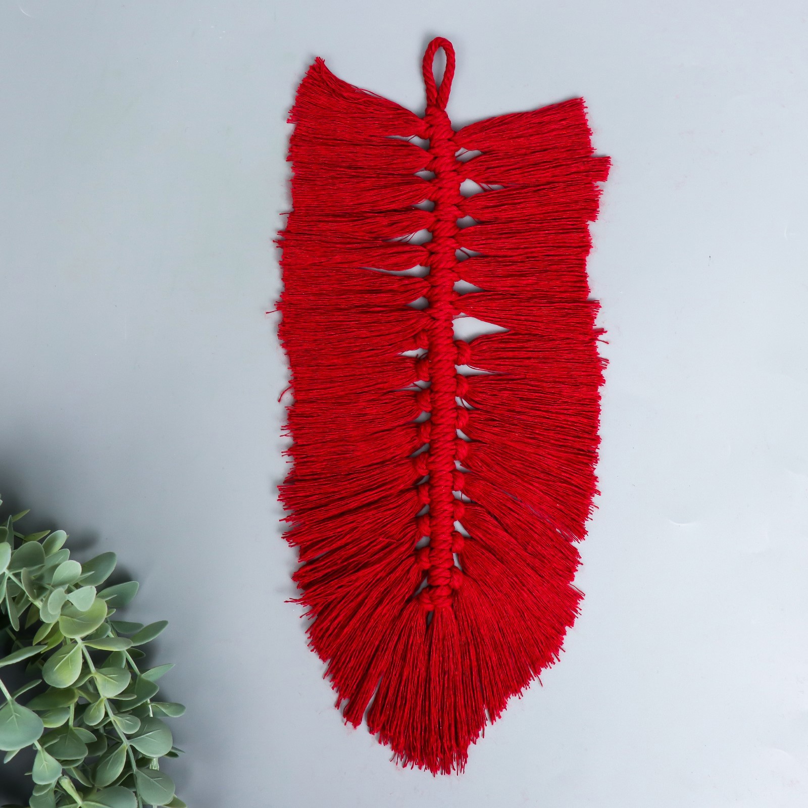 Изображение товара Панно настенное в технике макраме "Листочек" бордо 30x15 см