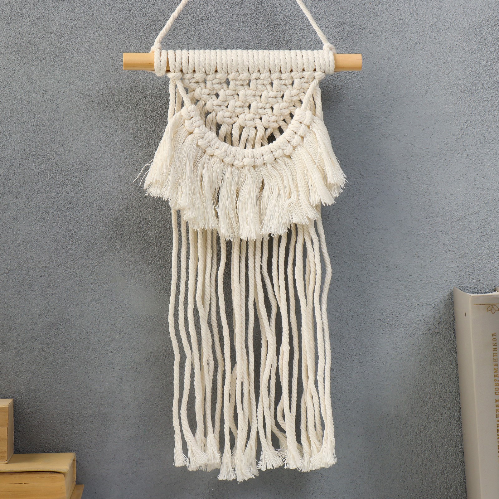 Изображение товара Панно настенное в технике макраме "Дуга с кисточками" 51x20 см