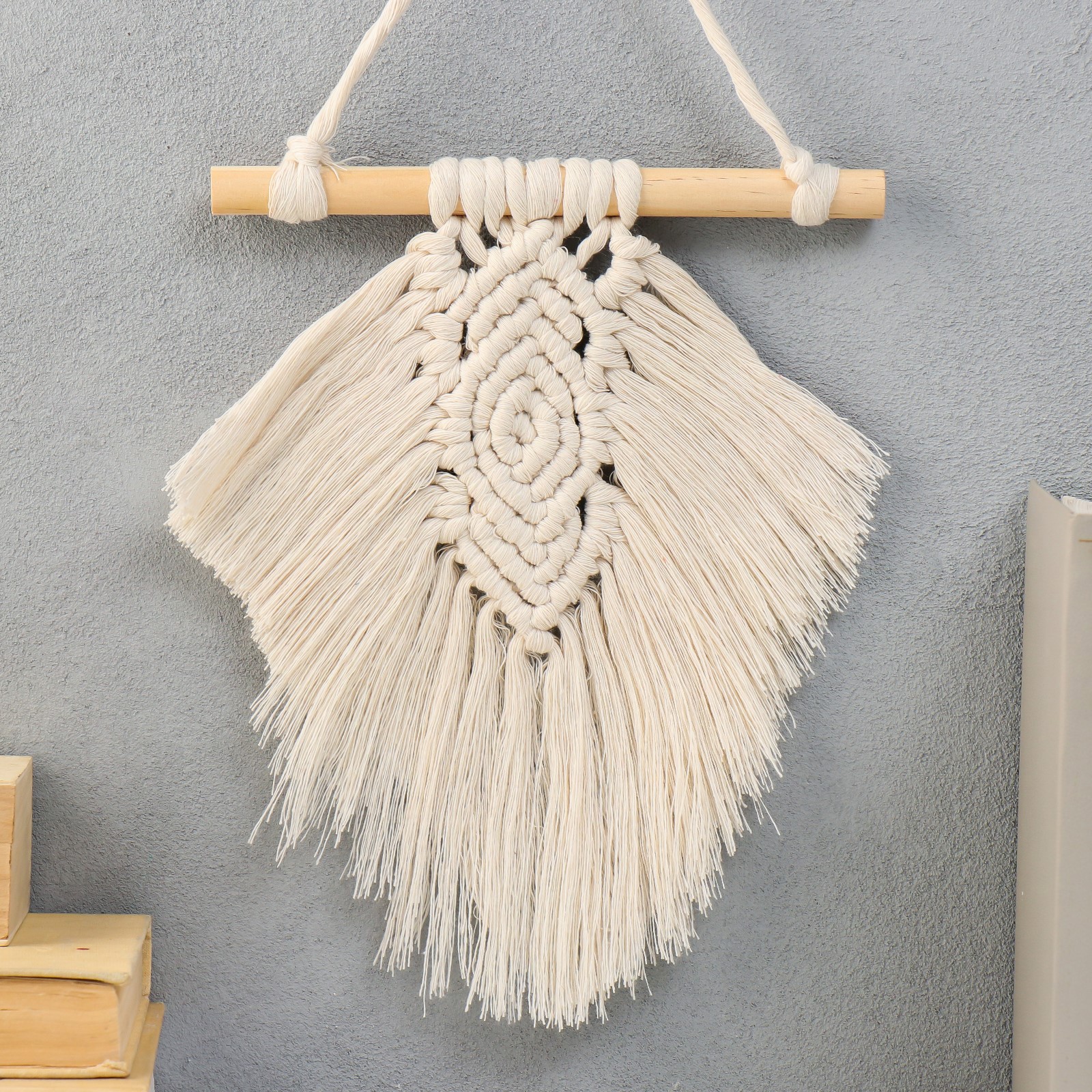 Изображение товара Панно настенное в технике макраме "Лист" натуральный 38x20 см