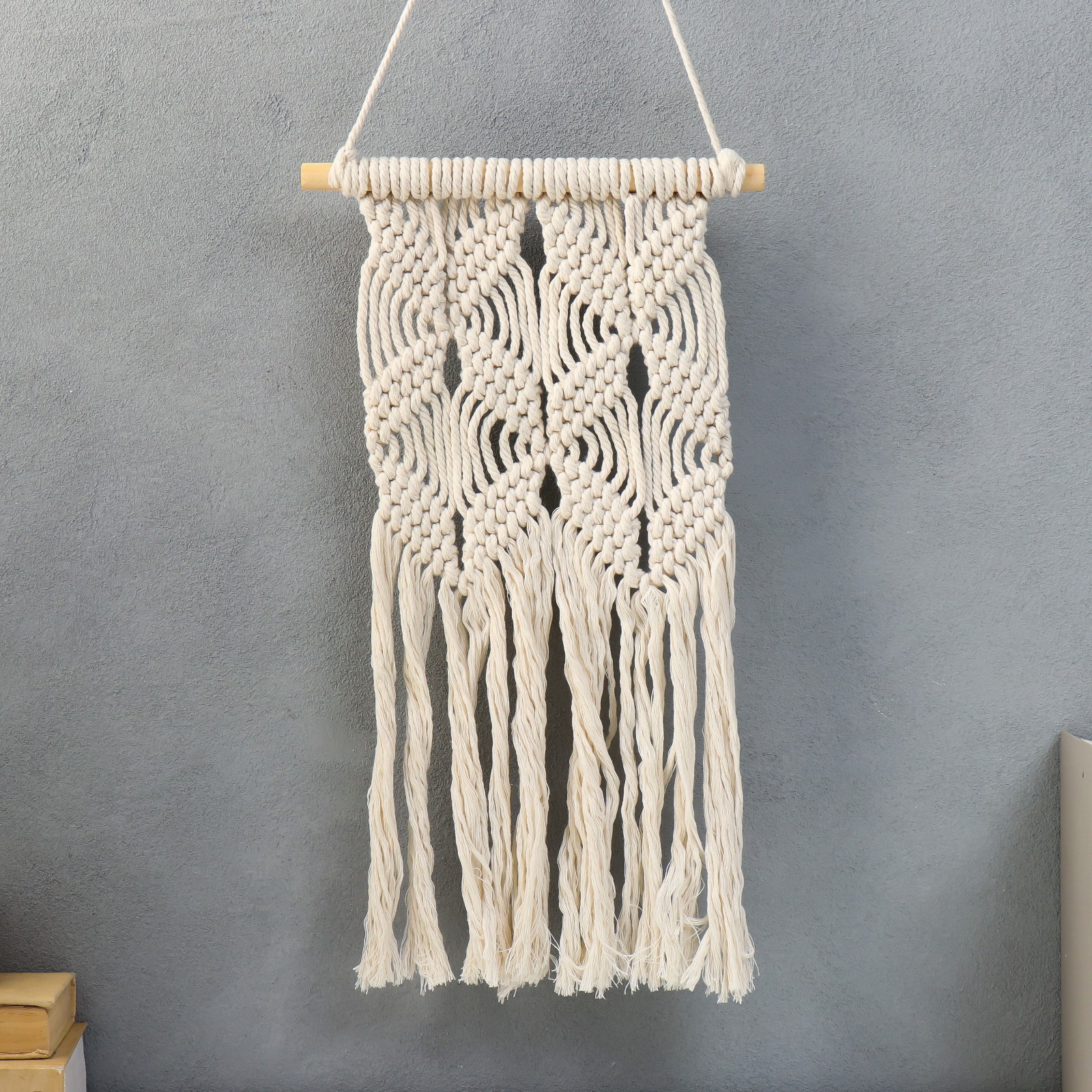 Изображение товара Панно настенное в технике макраме "Плетеные ромбики" 68x25 см