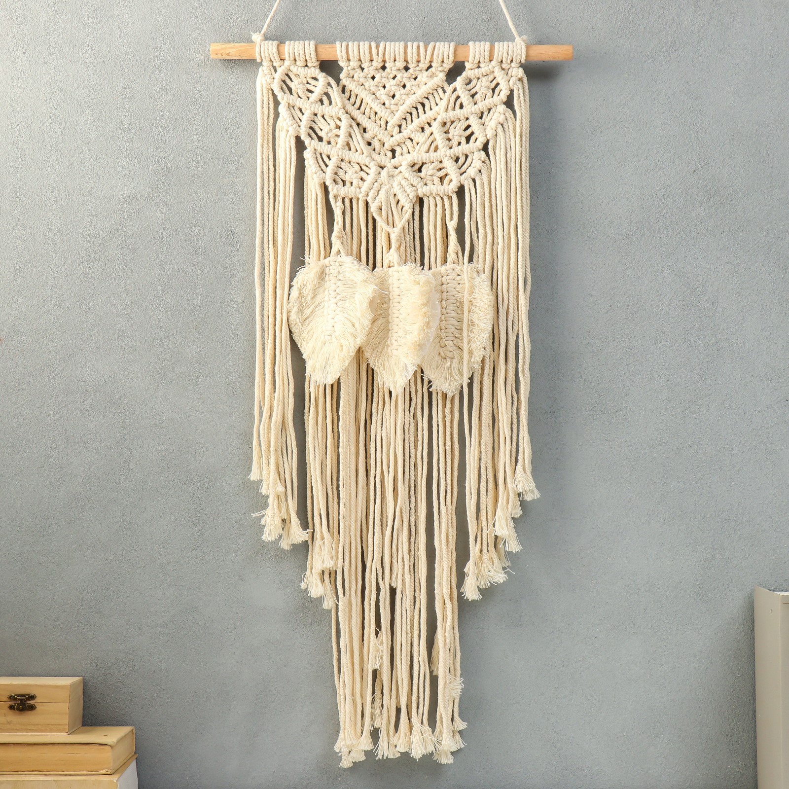 Изображение товара Панно настенное в технике макраме "Ожерелье и листья" натуральный 60x35 см