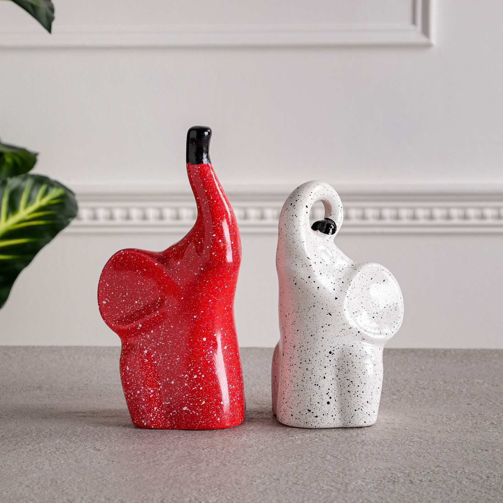 Изображение товара Набор статуэток "Слоны Инь-Янь" гранит красно-белый 20 см