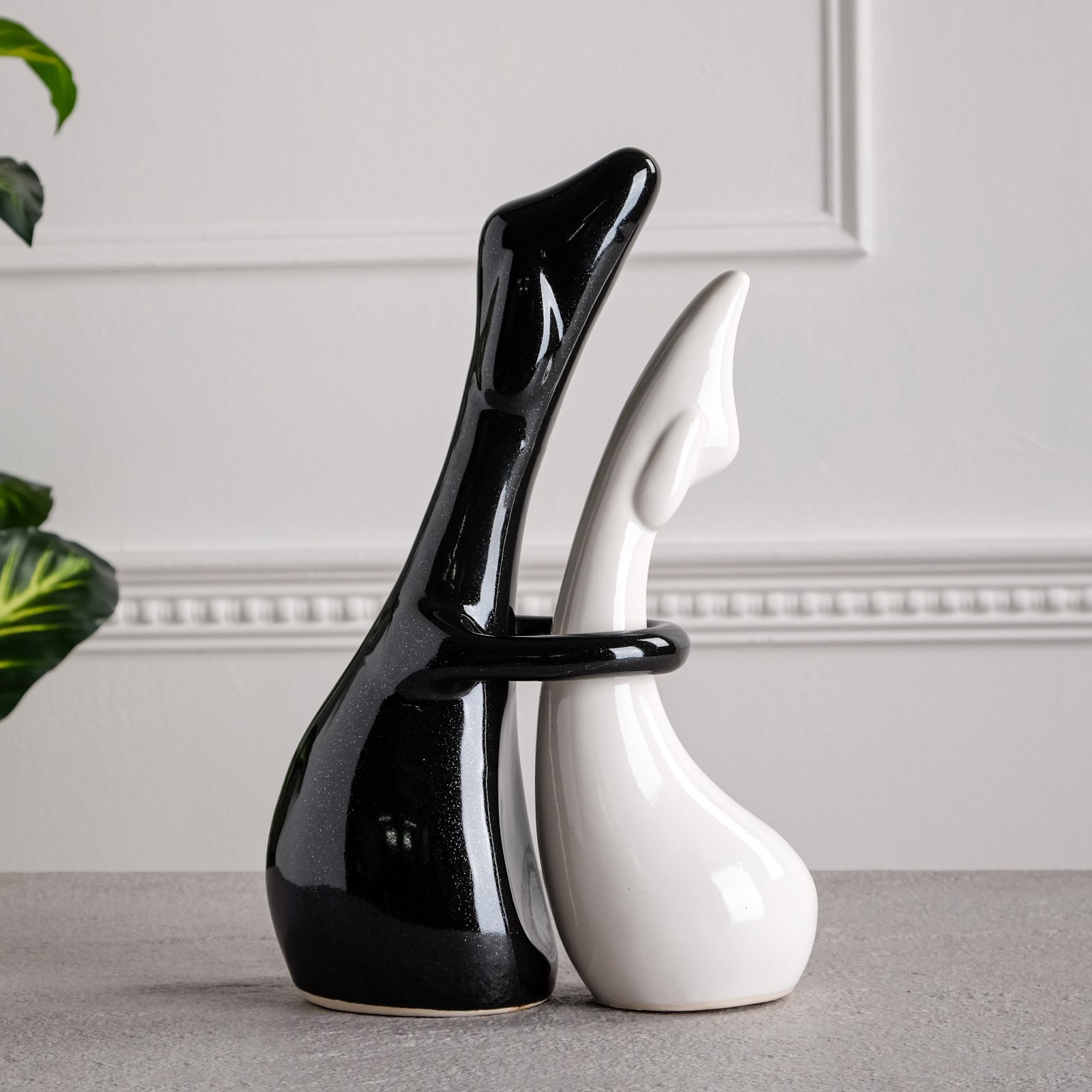 Изображение товара Статуэтка Пара собак глазурь бело-черная — декоративная керамика