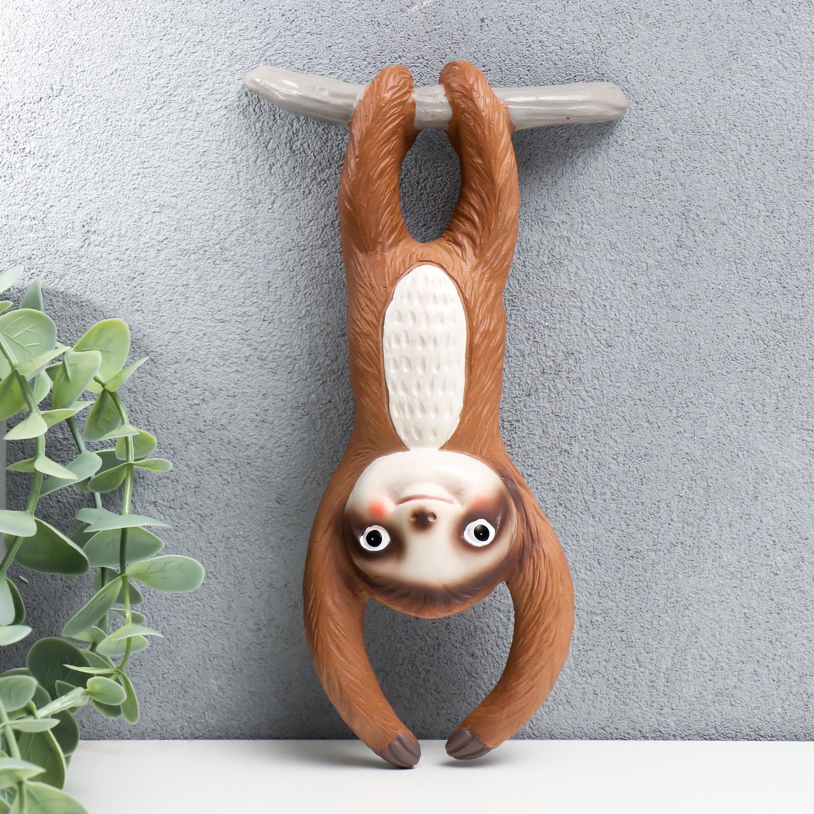 Изображение товара Сувенир полистоун настенный декор "Ленивец висит вниз головой" 18.6x10.2x3.8 см