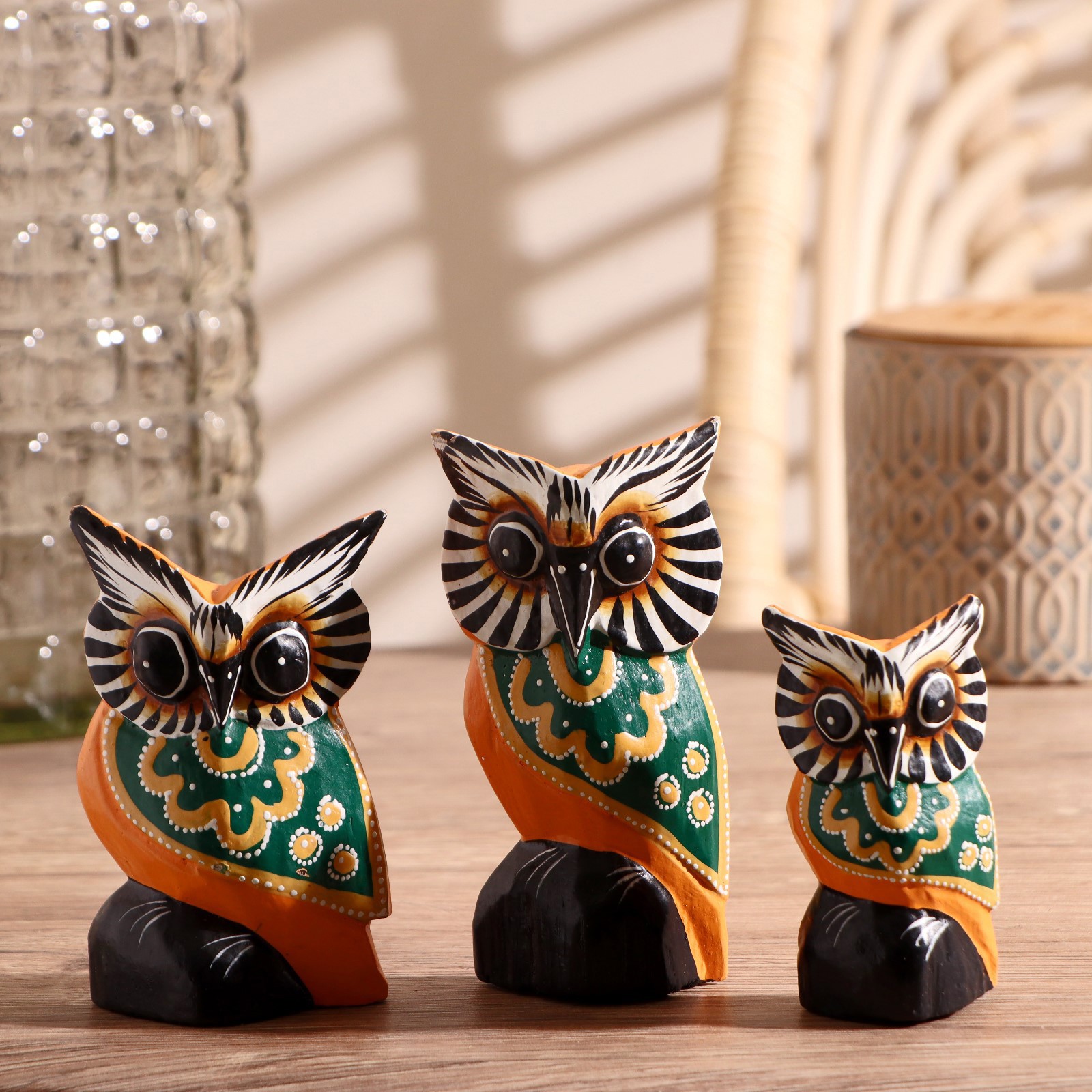 Изображение товара Набор сов из дерева 3 шт Разноцветные совы 8/10/12 см