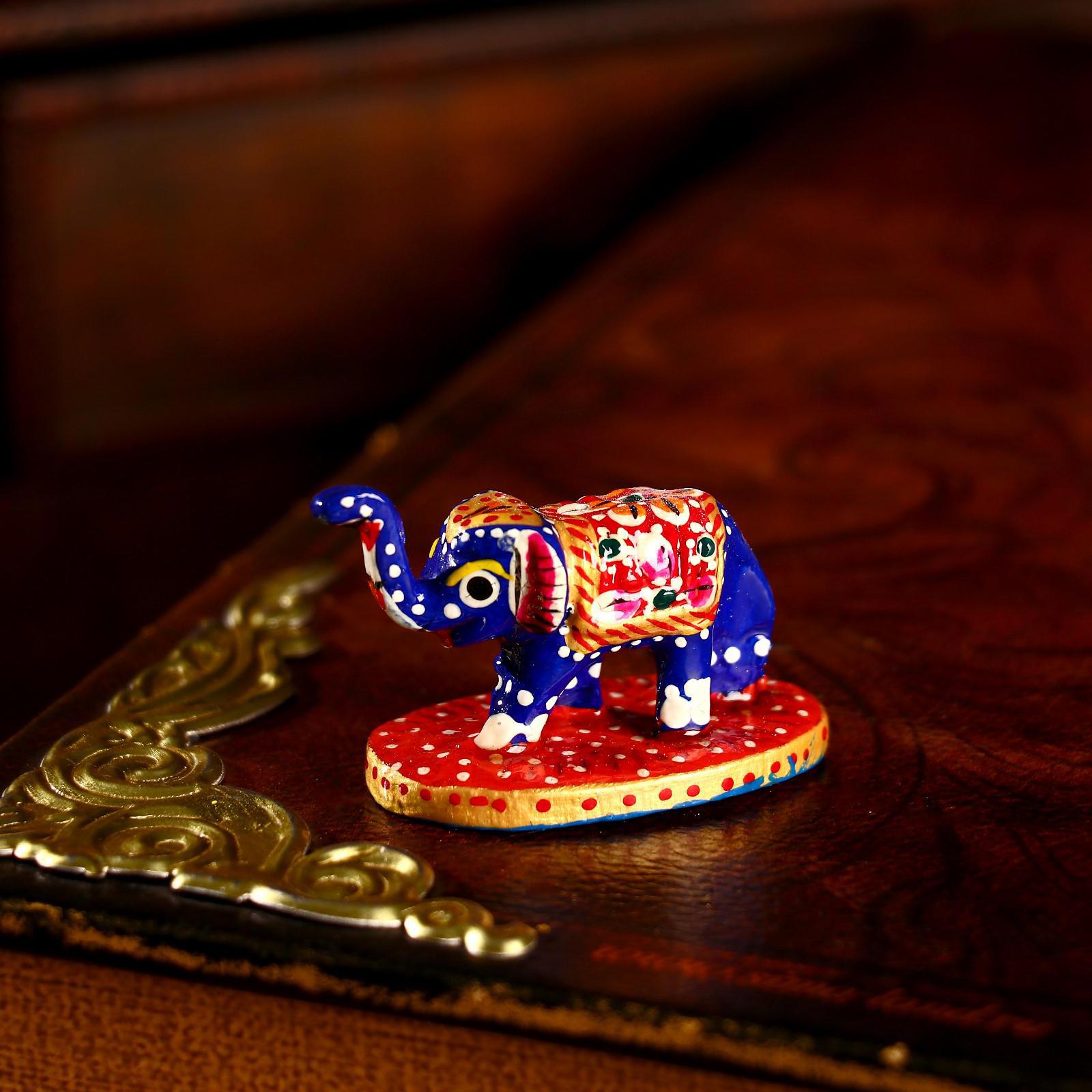 Изображение товара Сувенир интерьерный "Слон на подставке" алюминий 5.5x3x3 см