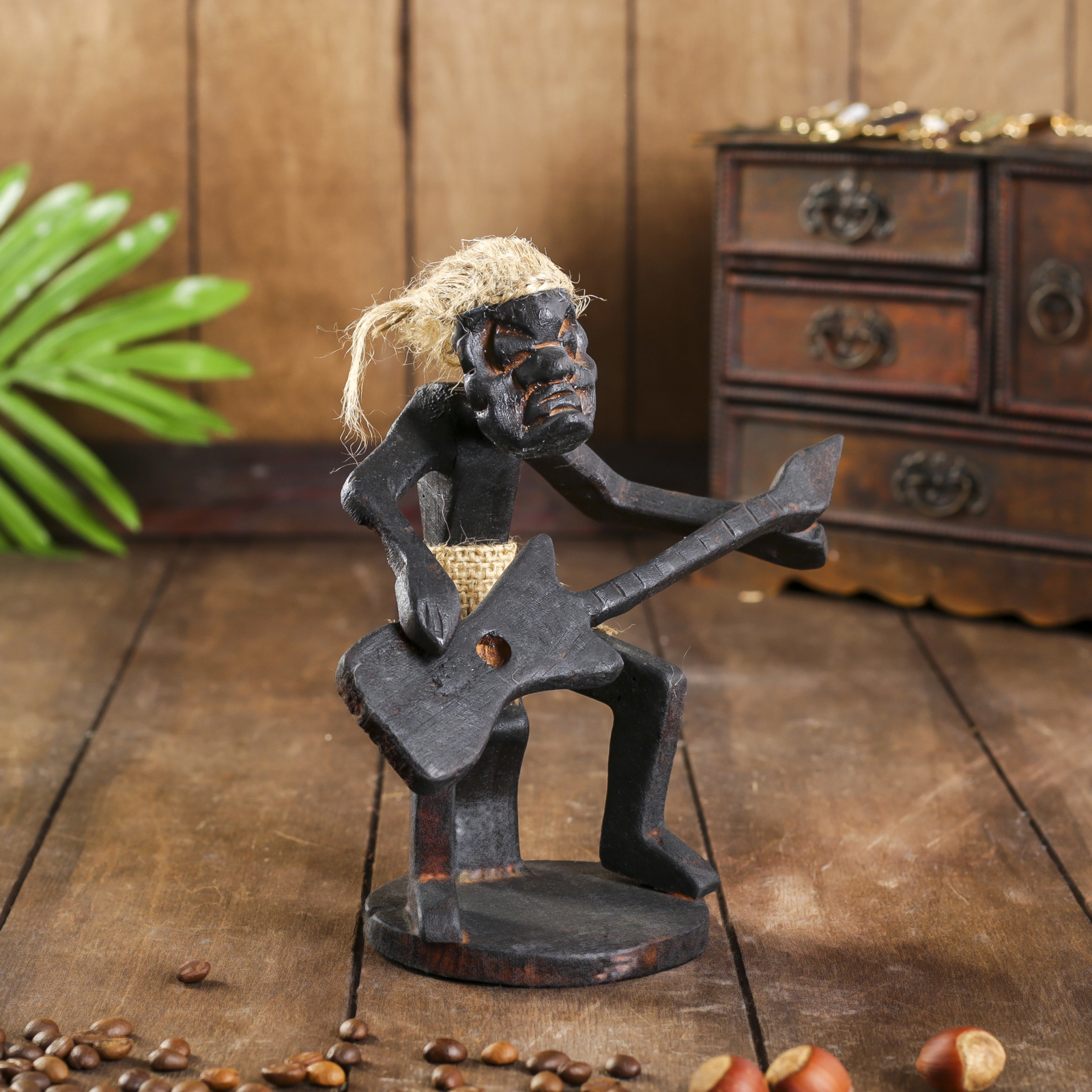 Изображение товара Сувенир интерьерный "Абориген-гитарист" 18x15x10 см