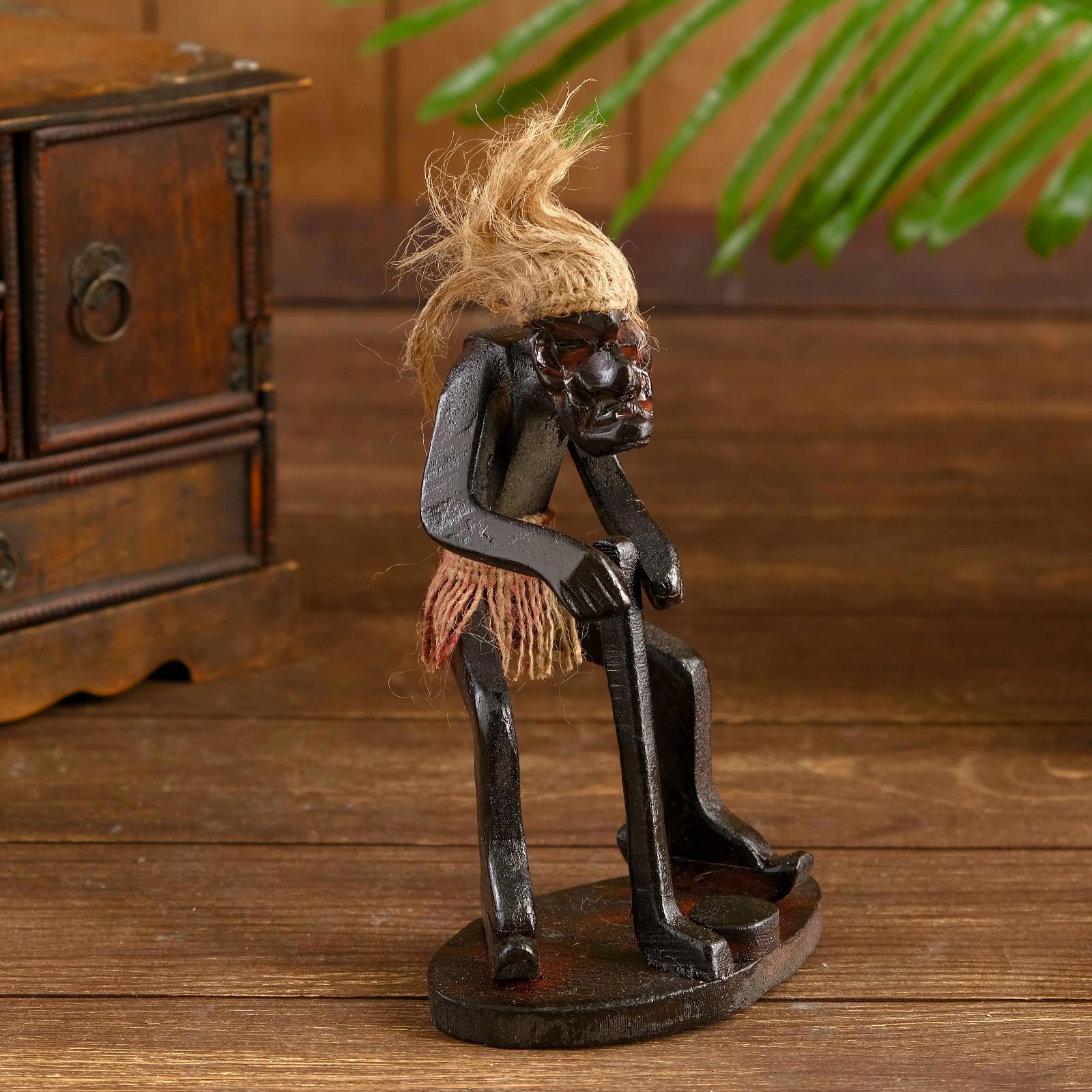 Изображение товара Сувенир интерьерный "Абориген-хоккеист" 20x14x8 см