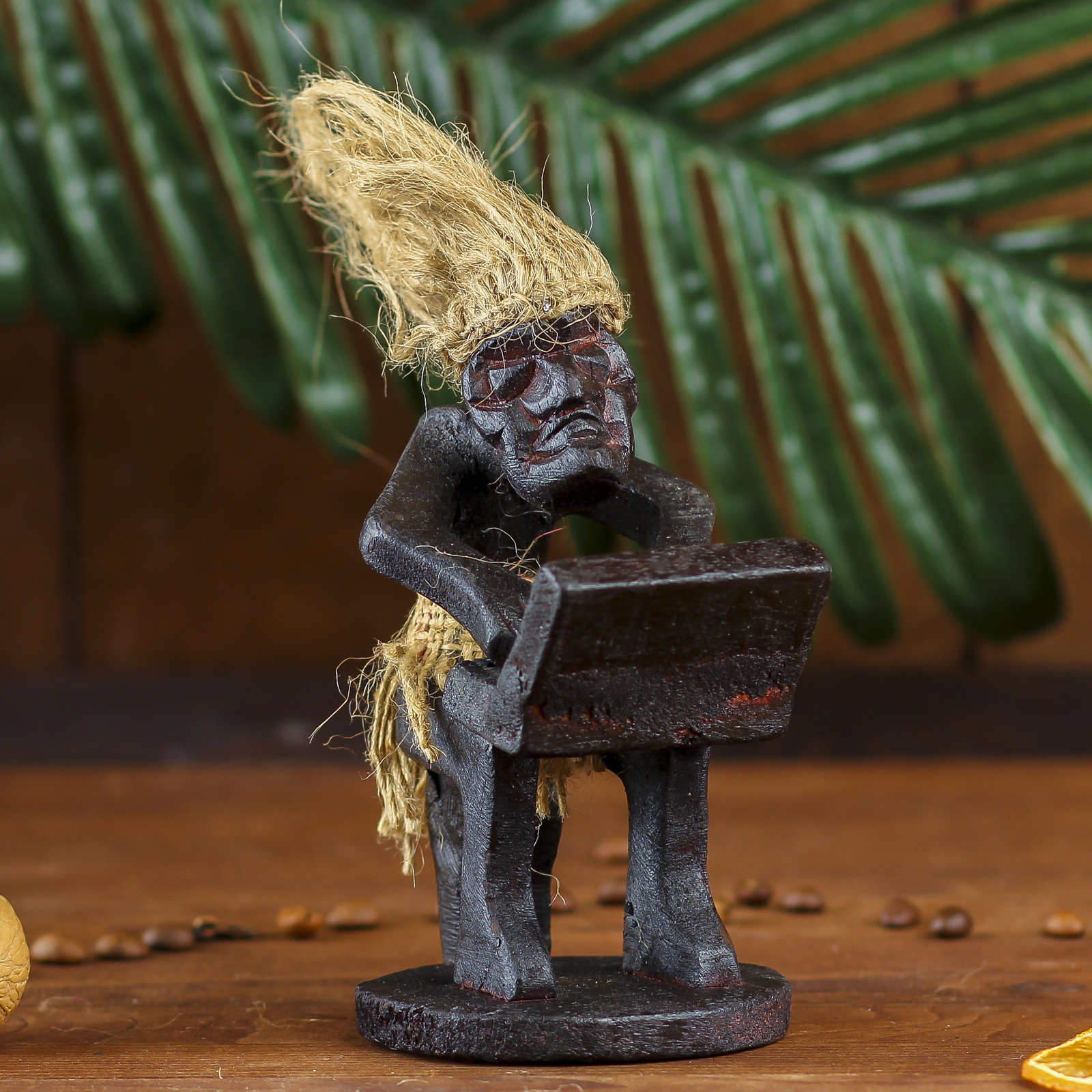 Изображение товара Сувенир интерьерный "Абориген-айтишник" высота 30 см