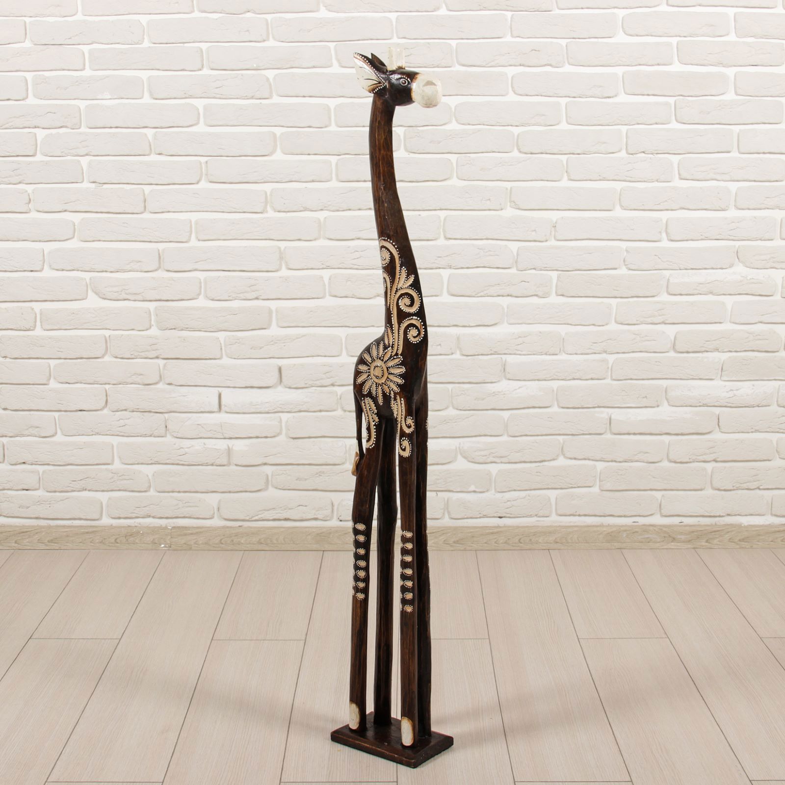 Изображение товара Сувенир интерьерный "Жираф с цветами на боках" 120x19x12 см