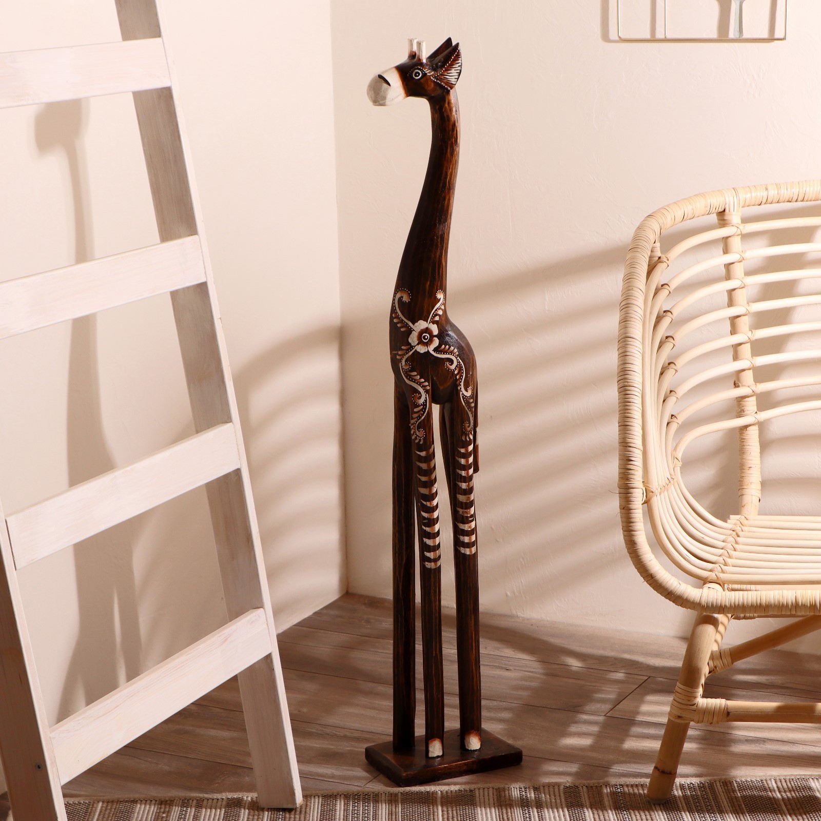 Изображение товара Сувенир интерьерный "Жираф - цветок-солнце" 100x18x12 см