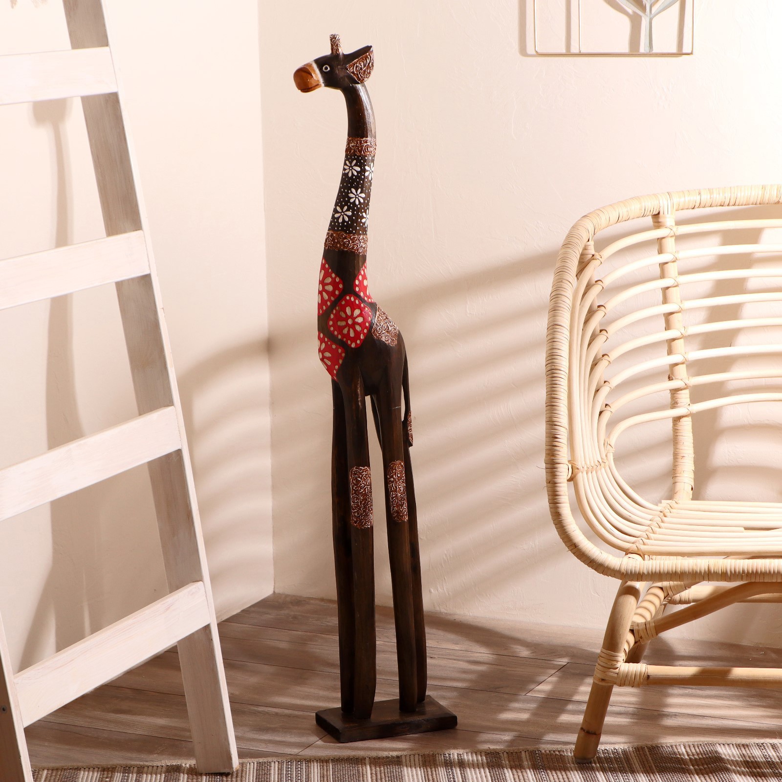 Изображение товара Сувенир интерьерный "Жираф с красными фигурами" 11x18x100 см