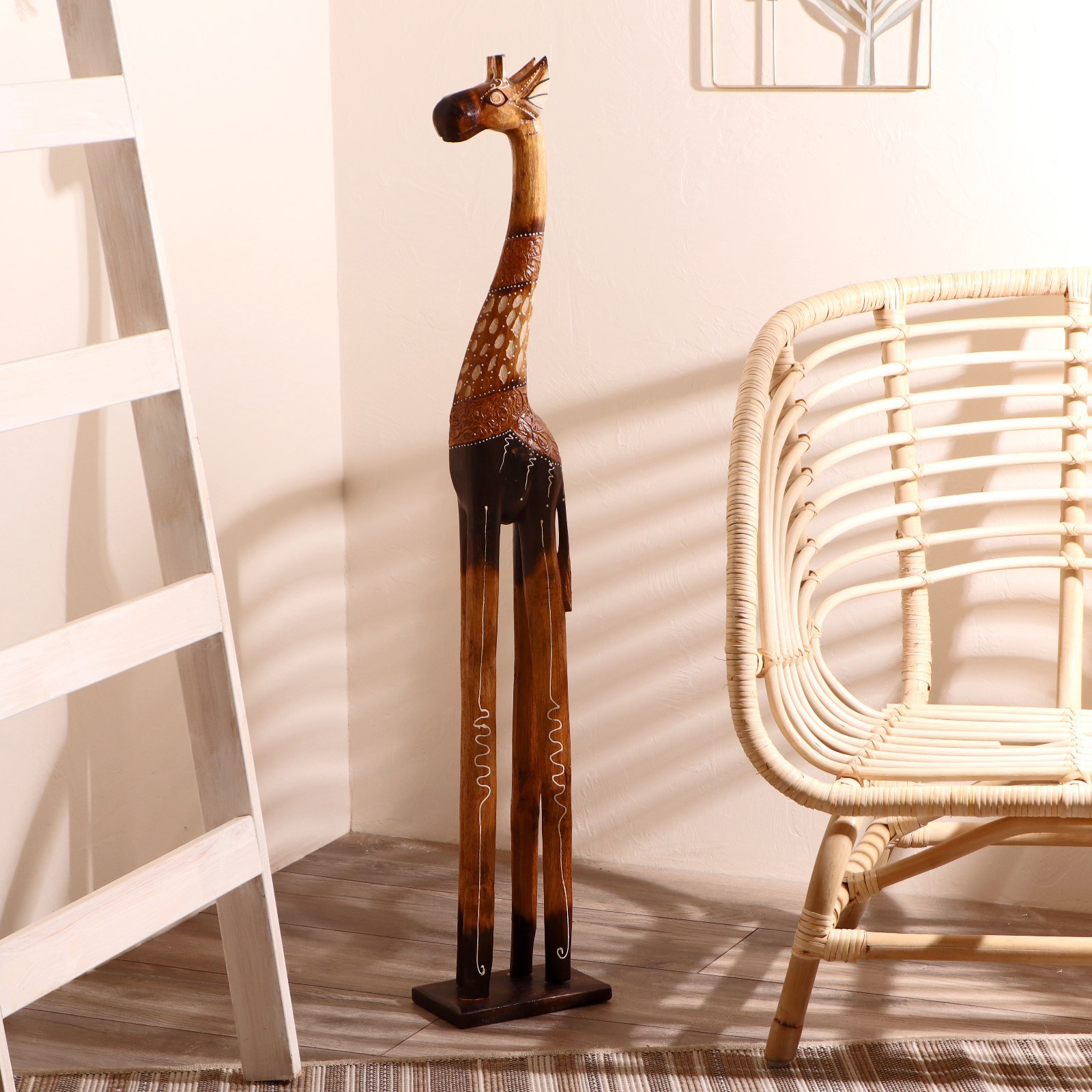 Изображение товара Сувенир интерьерный "Жираф белые ушки" высота 100 см