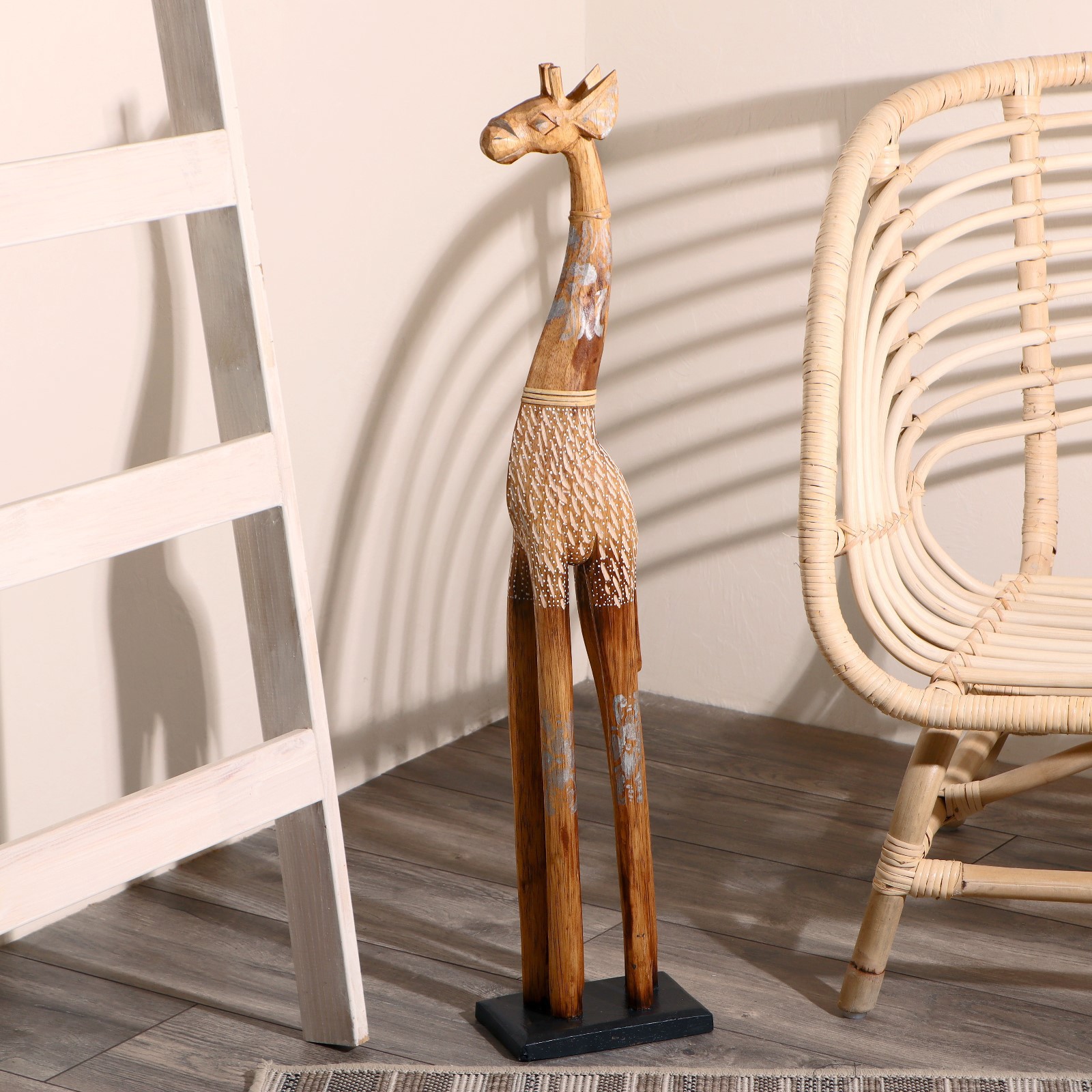 Изображение товара Жираф ажурный 80 см — декоративная деревянная фигура