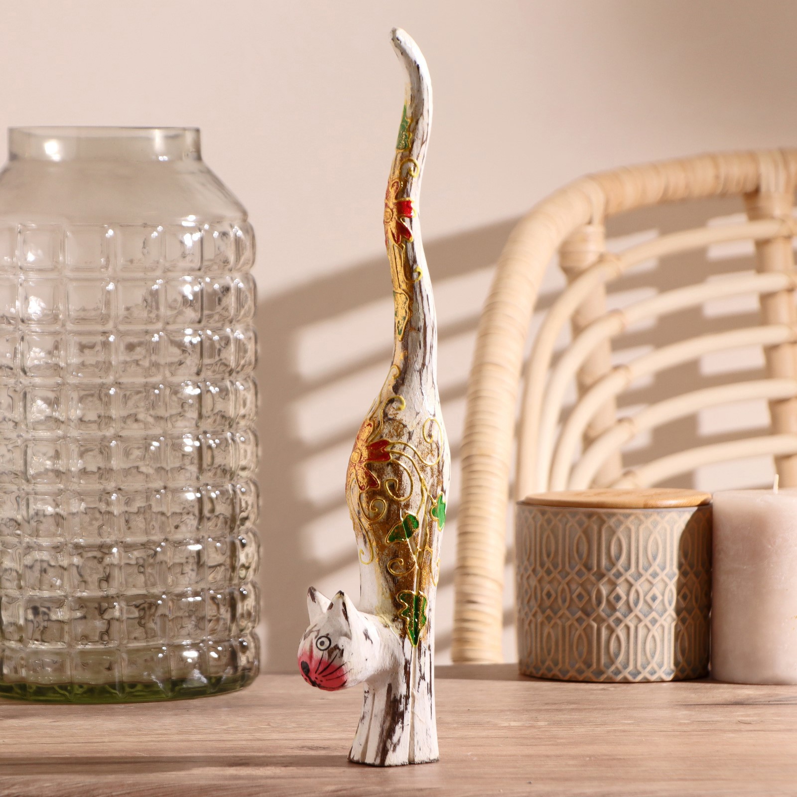 Изображение товара Сувенир кошечка с узором — дерево, 7x4x35 см