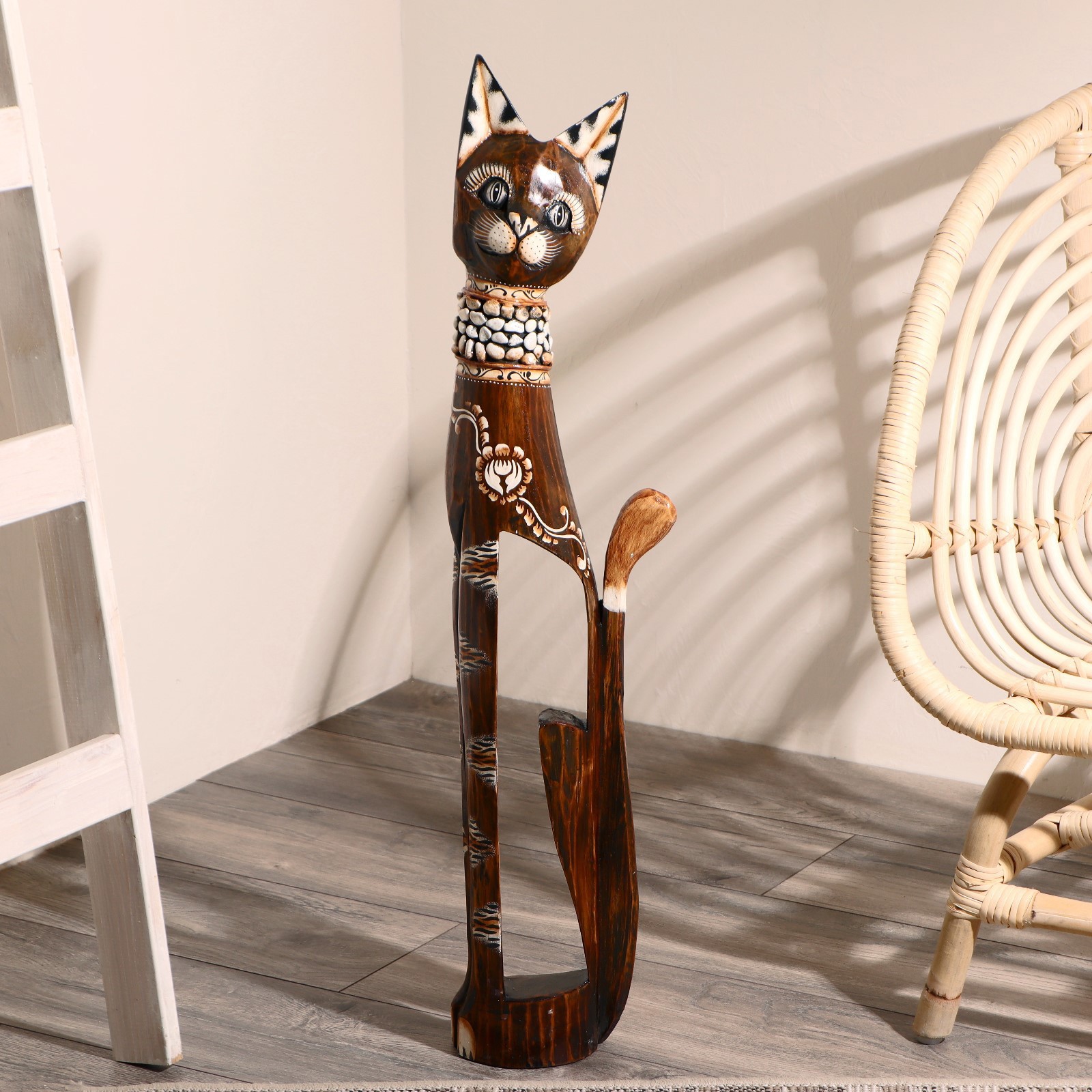 Изображение товара Сувенир интерьерный "Кошка в ошейнике из камней и с расписным цветком" 80x13x7 см