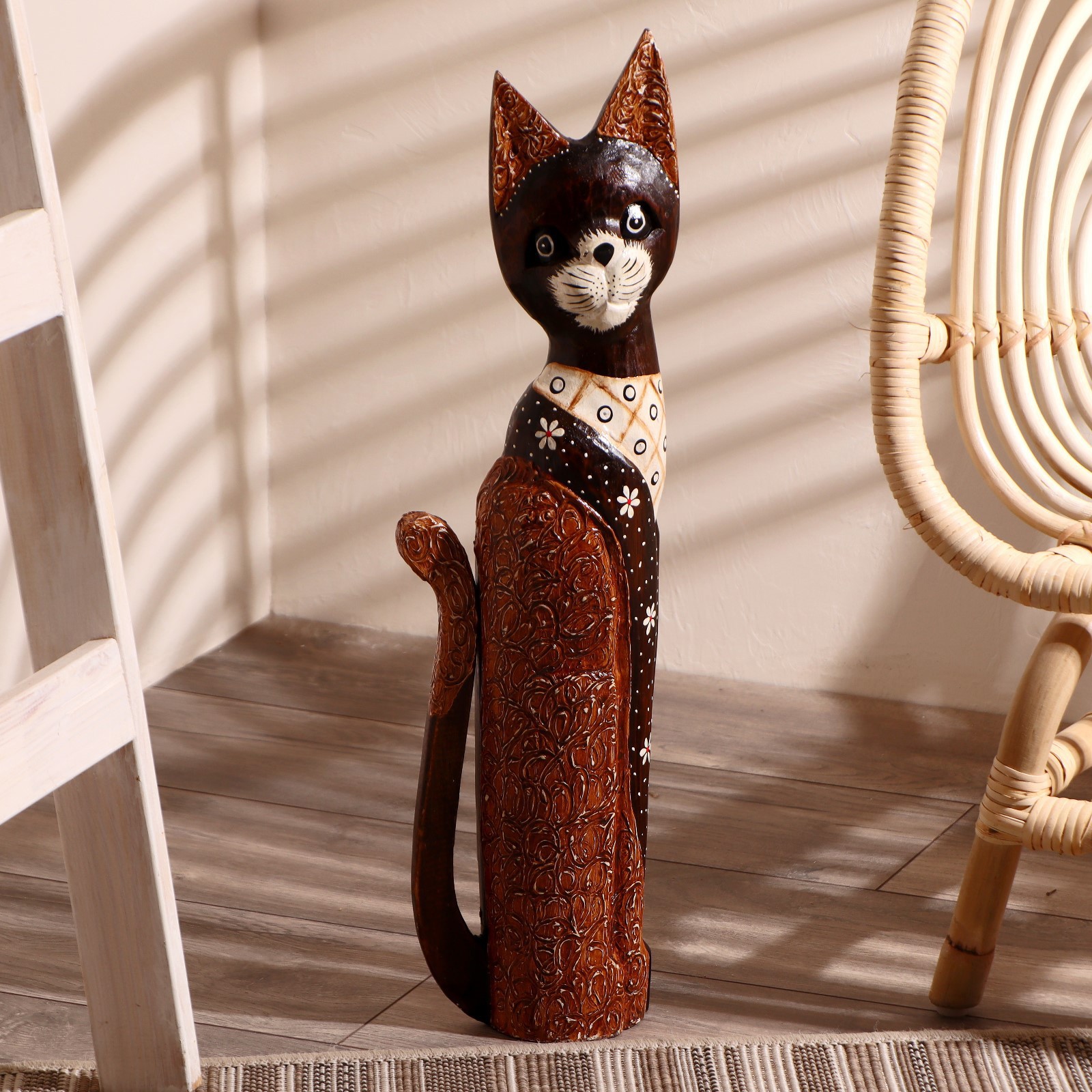 Изображение товара Сувенир интерьерный "Кошка мраморная с цветами на шубке" 60x18x5.5 см