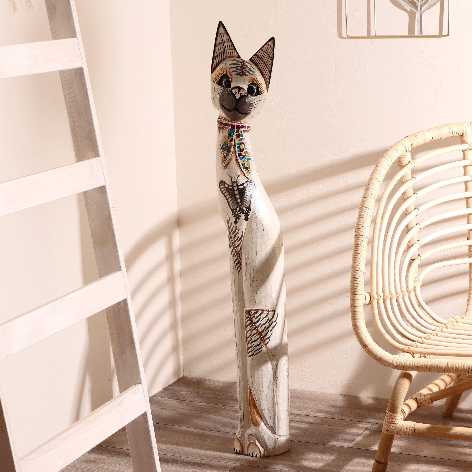 Изображение товара Сувенир интерьерный "Кошка с бабочкой и бантом из мозаики" белая 100x16x7 см