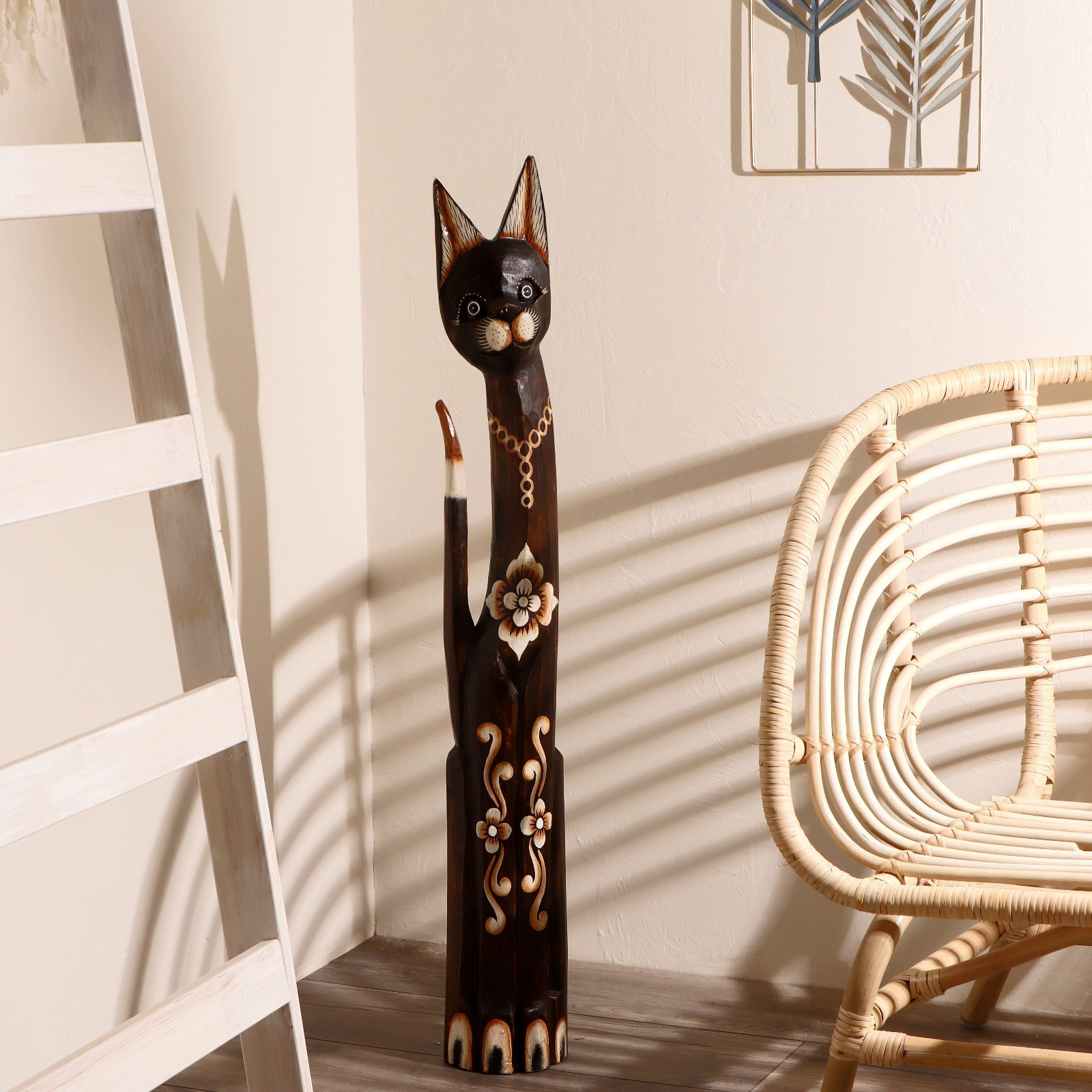 Изображение товара Сувенир интерьерный "Кошка с крупным цветком" 100x20x7 см