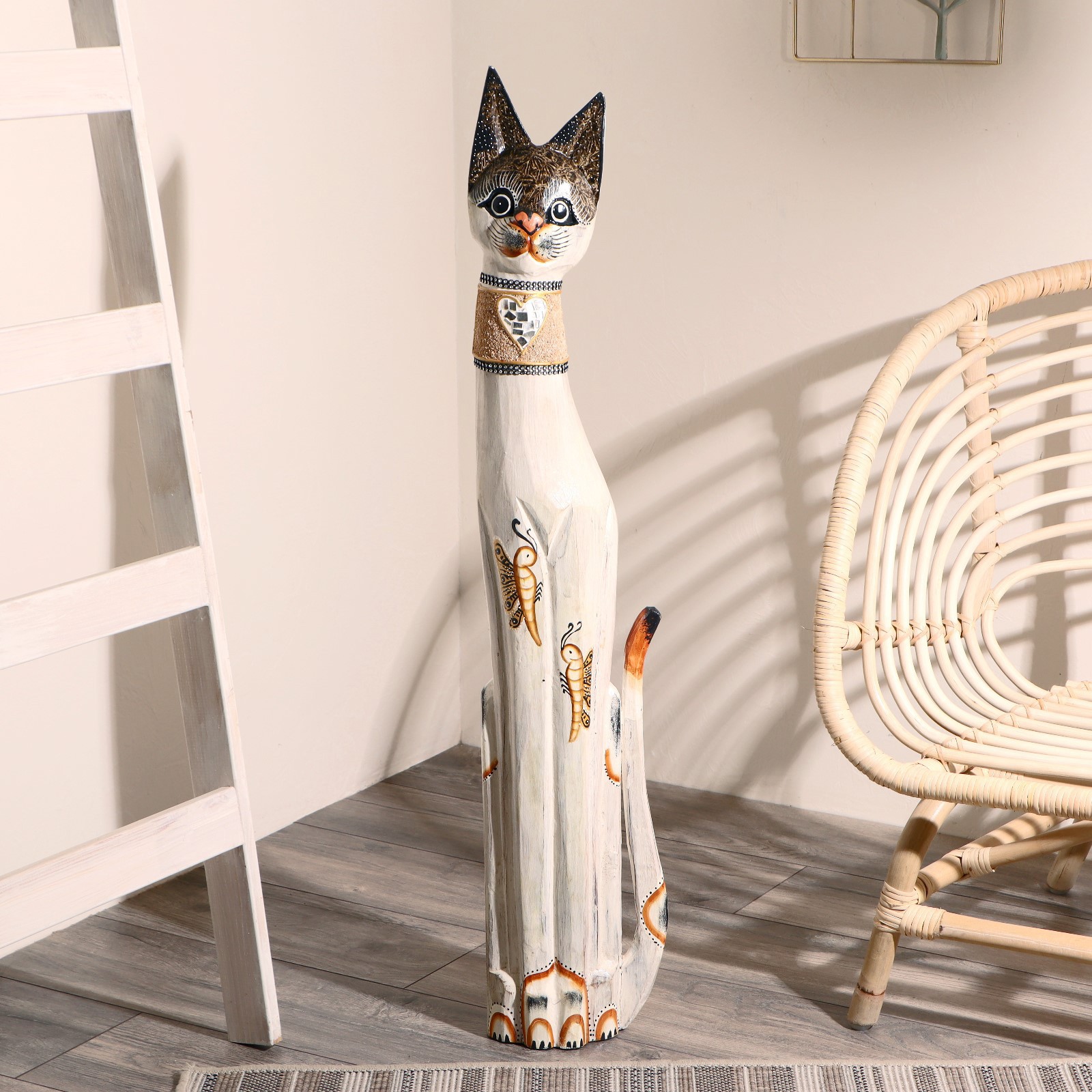 Изображение товара Сувенир интерьерный "Кошка с золотыми бабочками и зеркальным сердцем" 100x16x7 см