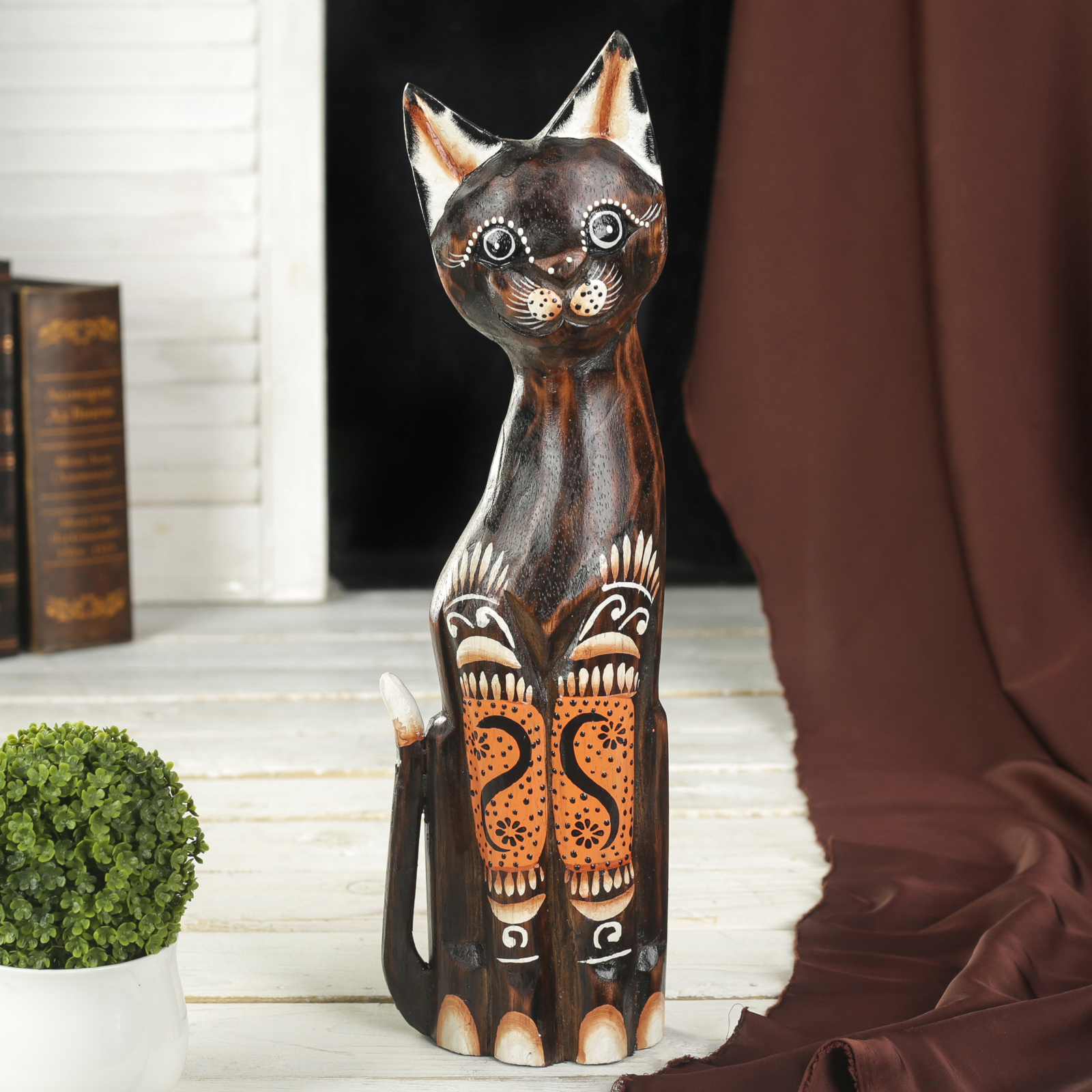 Изображение товара Сувенир интерьерный кошка с росписью на лапках — 40x10x4 см