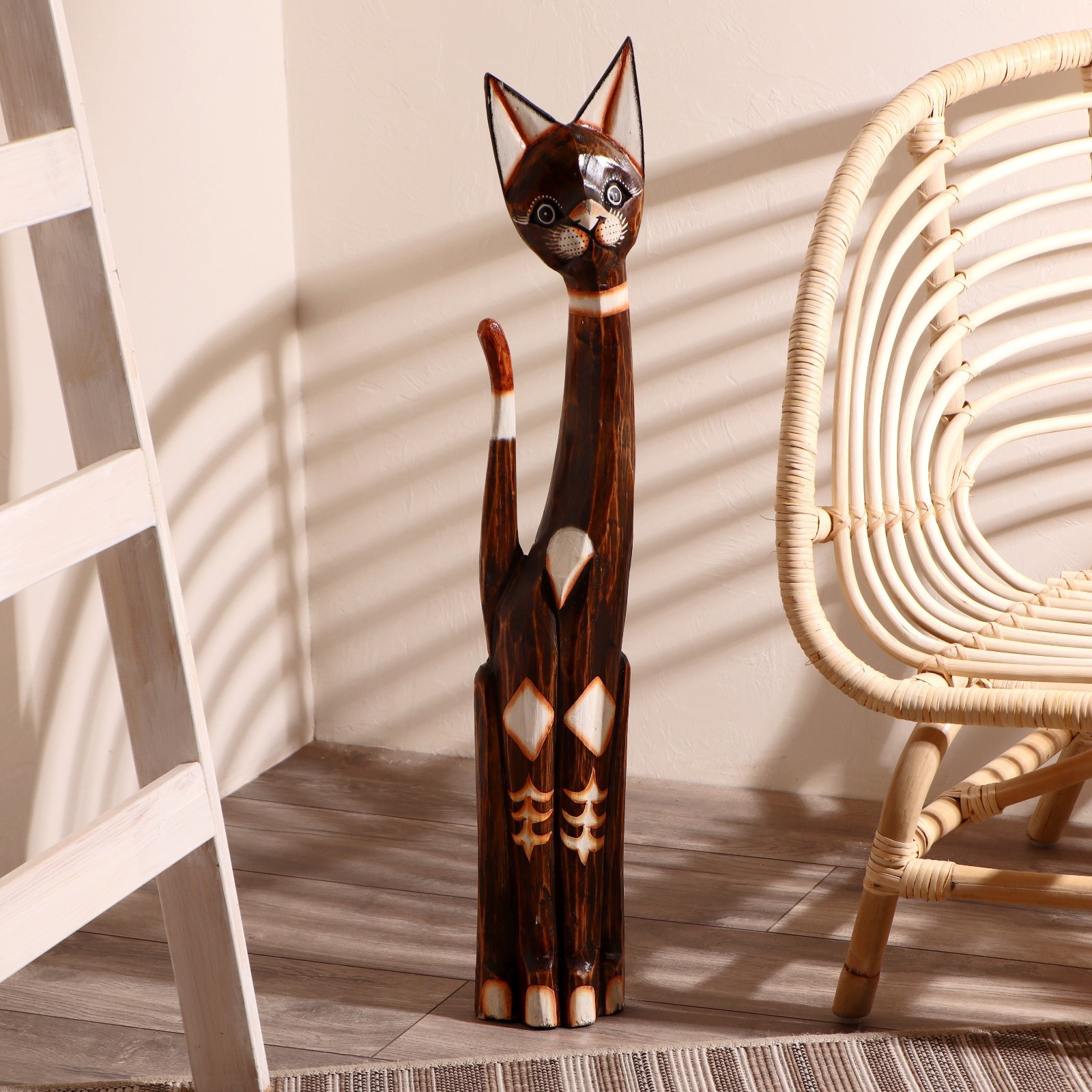 Изображение товара Сувенир интерьерный SIMALAND Кошка с цветами Дерево 80x17x6 см